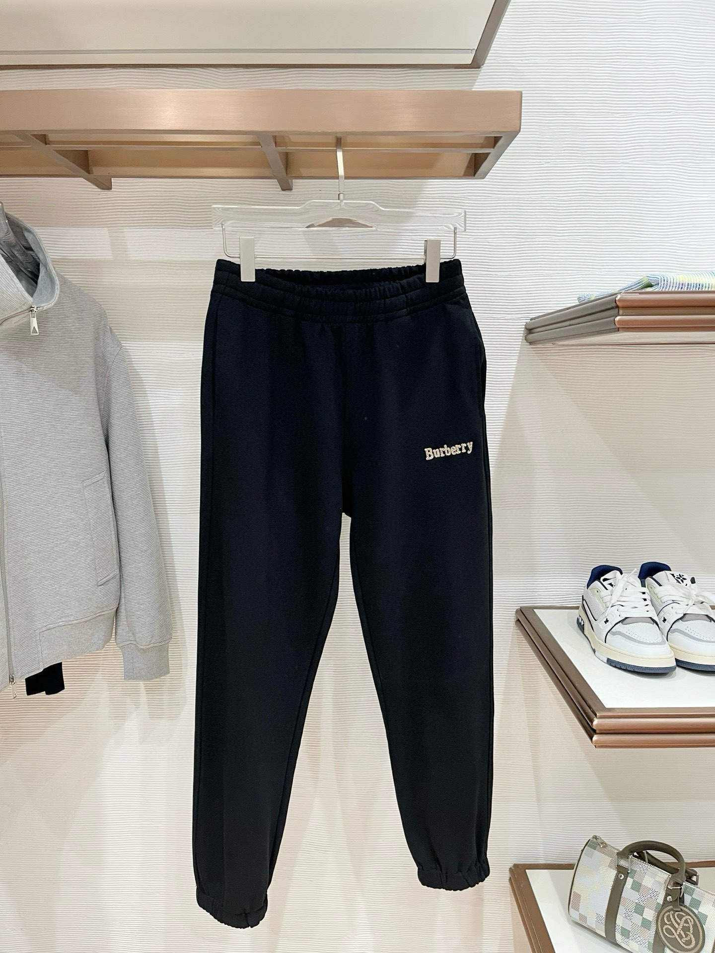 秋冬 巴宝莉 毛圈面料 十字纹绣花 最新战马 小裤脚 M-4XL