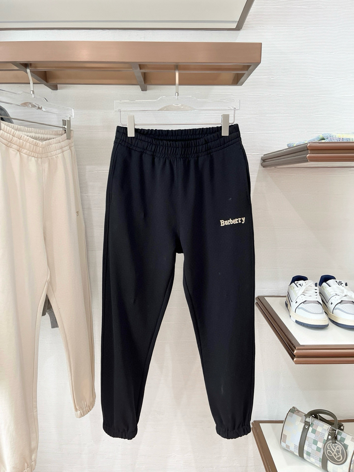 秋冬 巴宝莉 毛圈面料 十字纹绣花 最新战马 小裤脚 M-4XL