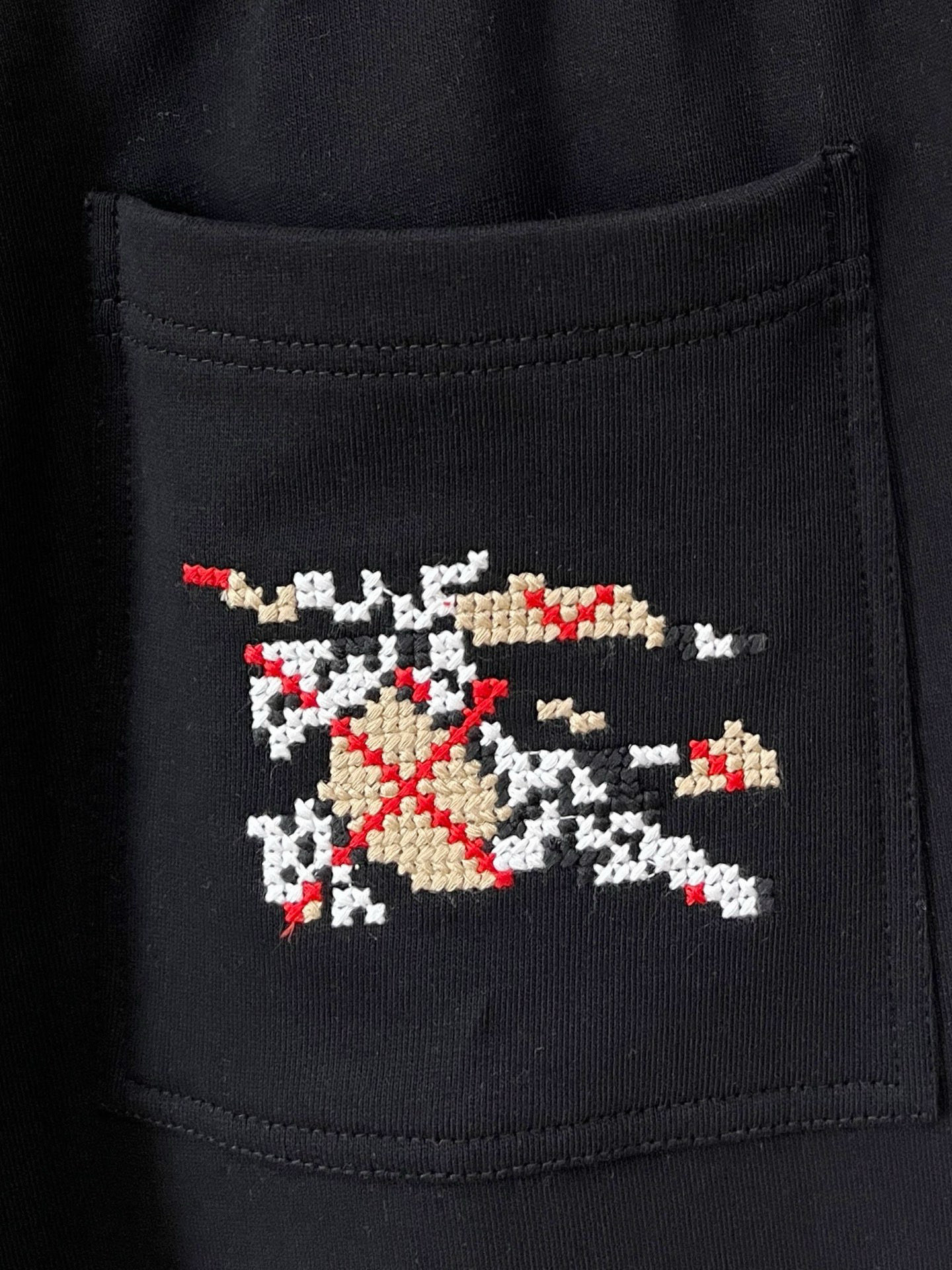 秋冬 巴宝莉 毛圈面料 十字纹绣花 最新战马 小裤脚 M-4XL