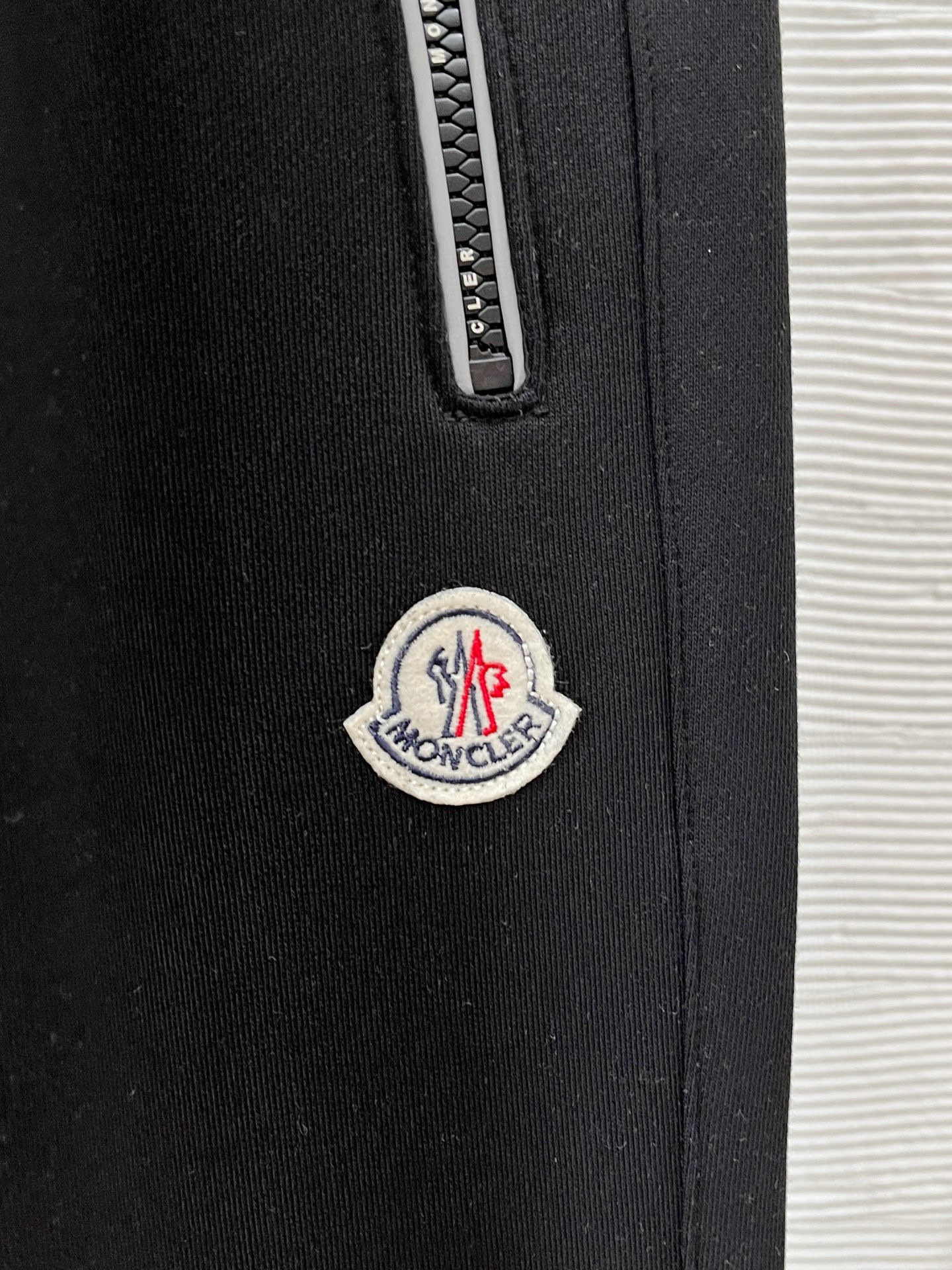 秋冬 蒙口前袋拉链带字母定制设计 正常版型 螺纹裤脚 毛圈面料 M-XXXL