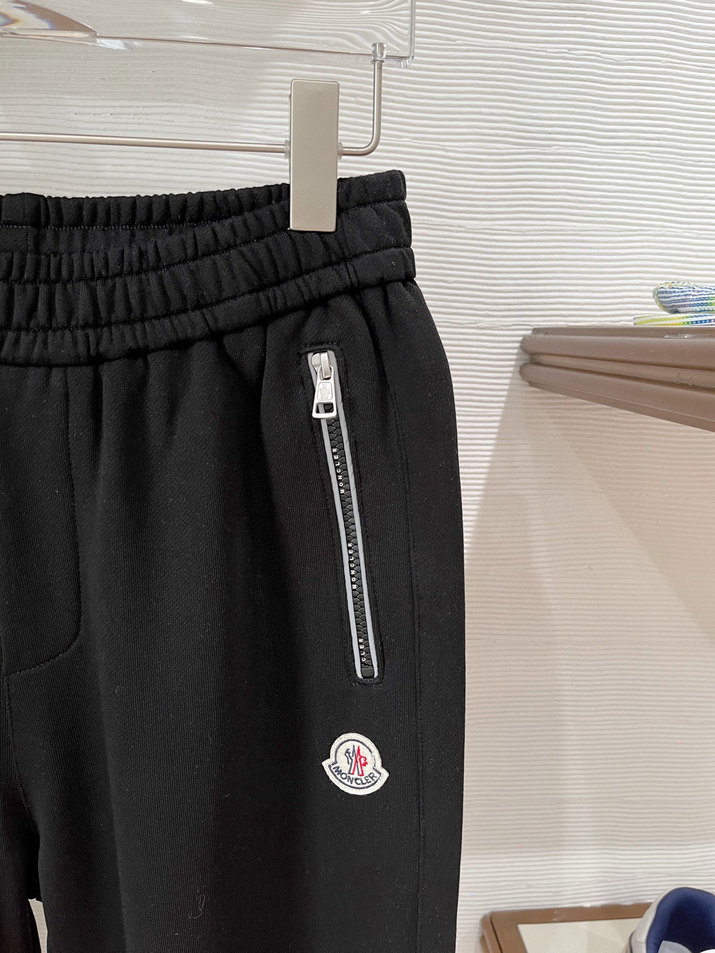 秋冬 蒙口前袋拉链带字母定制设计 正常版型 螺纹裤脚 毛圈面料 M-XXXL