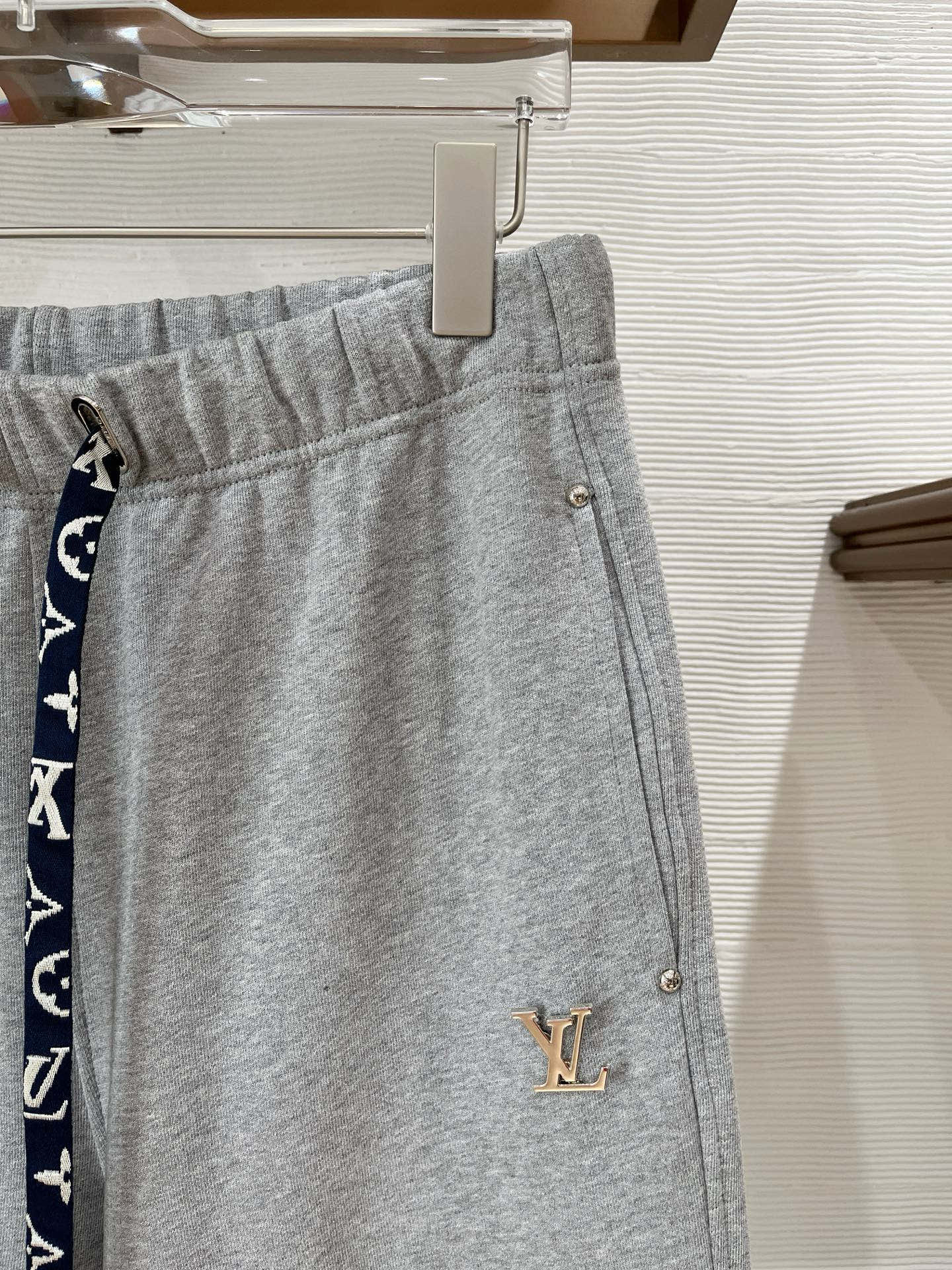 秋冬L*v 卫衣毛圈面料 原版定制开模五金 定制织带腰绳 小直筒版型 （裤脚也可以调节小脚口 ）两种裤型