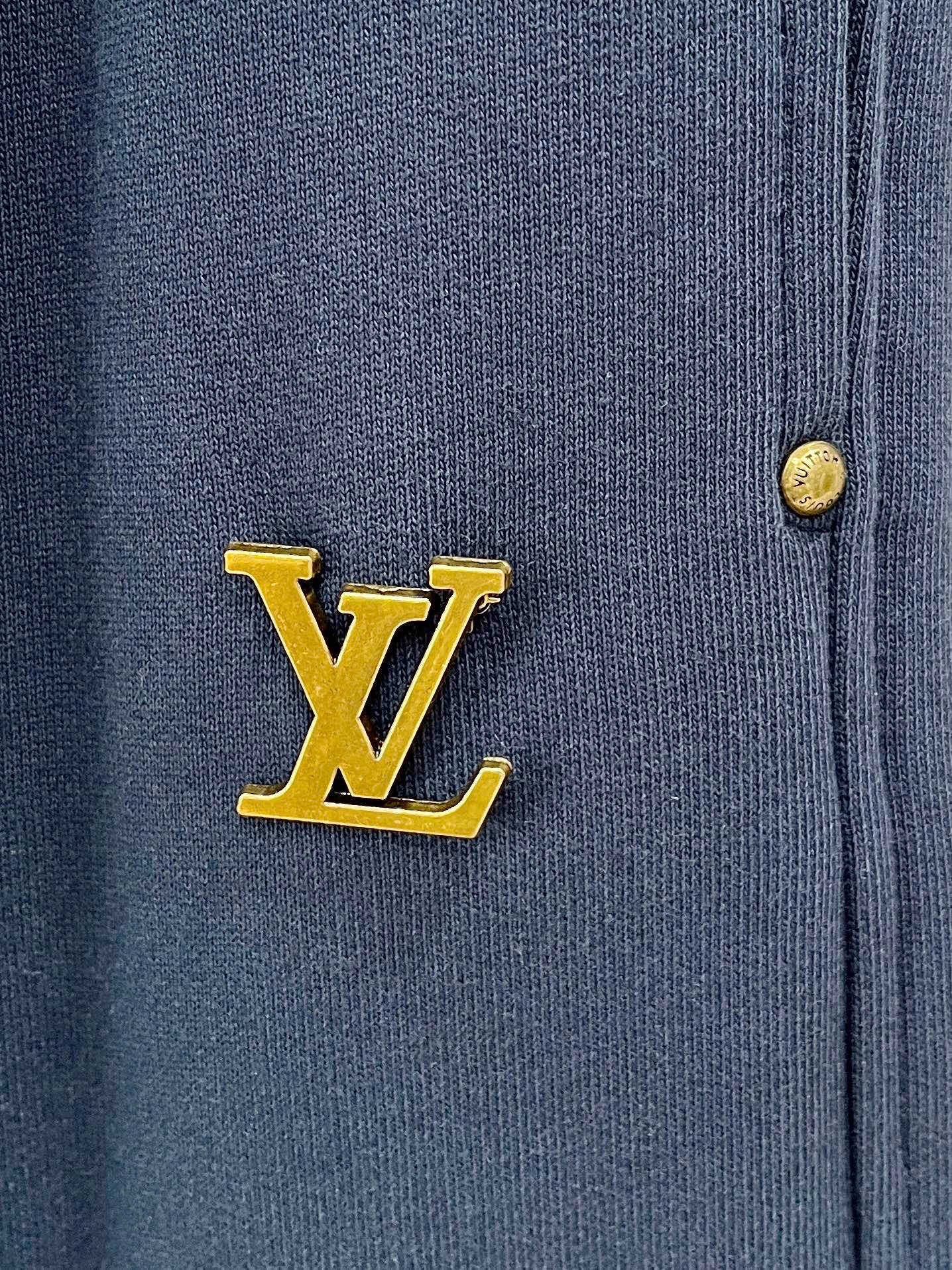 秋冬L*v 卫衣毛圈面料 原版定制开模五金 定制织带腰绳 小直筒版型 （裤脚也可以调节小脚口 ）两种裤型