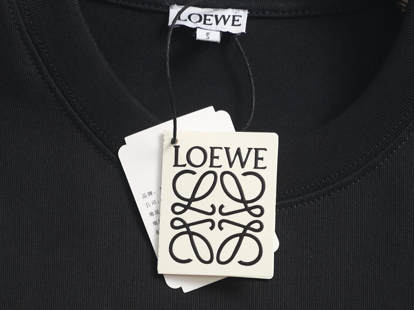 Loewe LOEWE /罗意威霓虹刺绣荧光粉短袖T恤 面料采用纯棉精梳棉260g面料 绣花采用立体工艺
