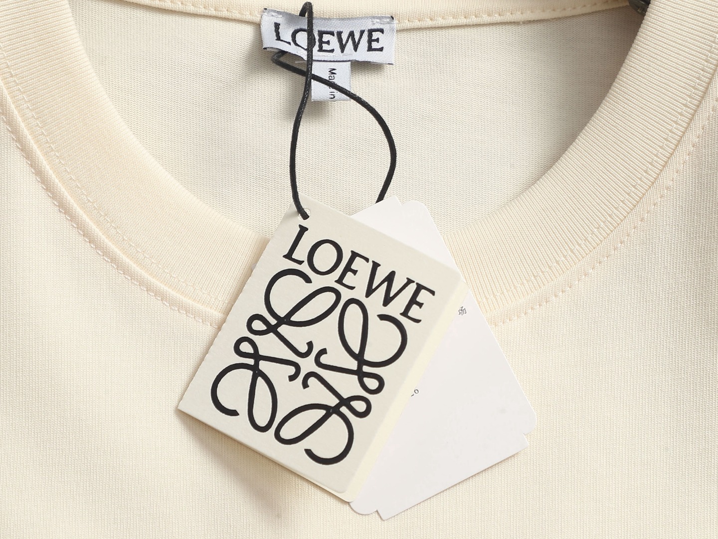 Loewe LOEWE /罗意威霓虹刺绣荧光粉短袖T恤 面料采用纯棉精梳棉260g面料 绣花采用立体工艺