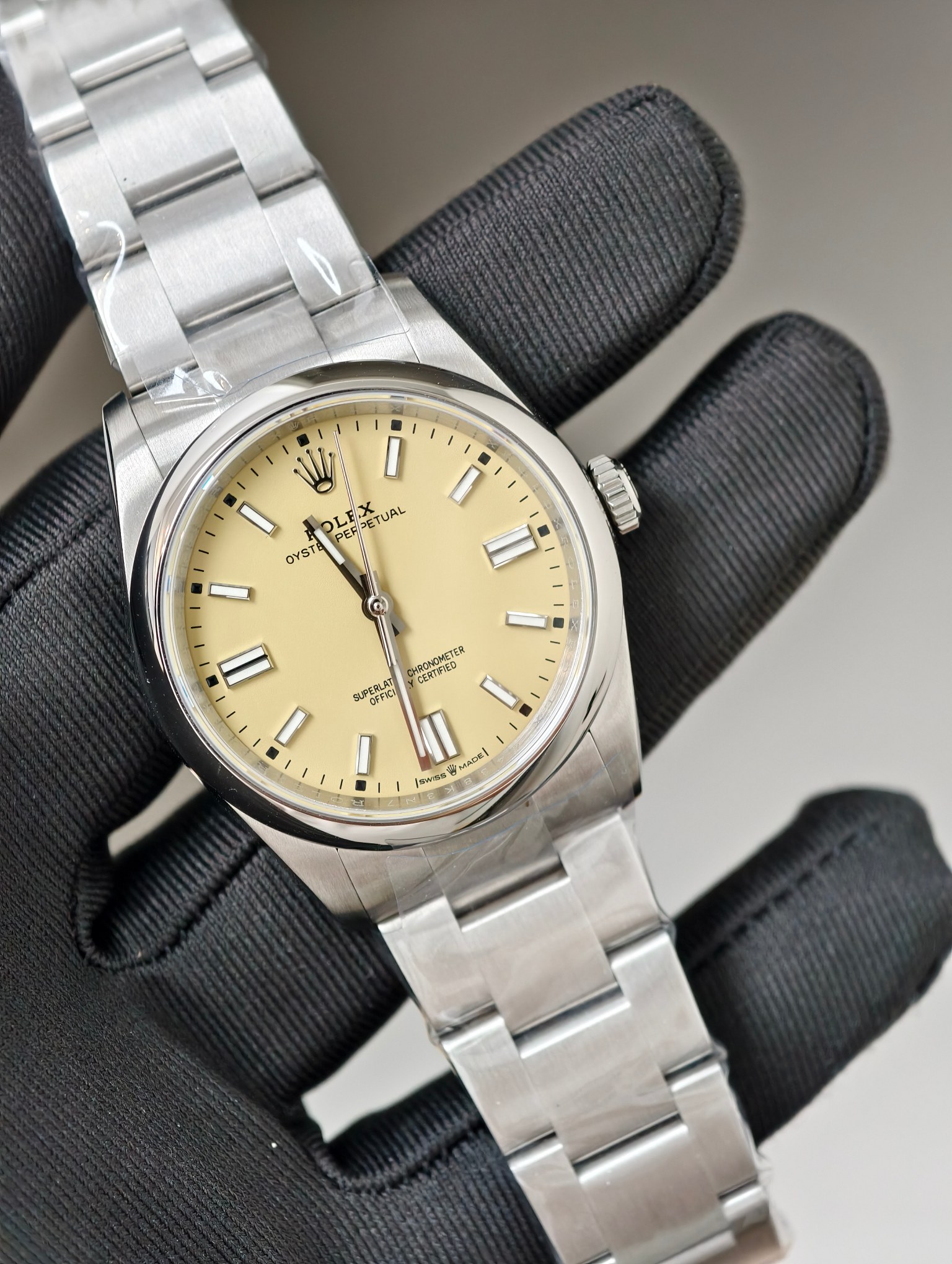 NO:388050,KRF new product Oyster Perpetual 36mm Khaki Yellow, optional /2824 movement, overall workmanship is good, beautiful colors,19860909KRF新品 蚝式恒动36mm卡其黄,可选择/2824机芯,整体做工很好颜色漂亮,,Watch