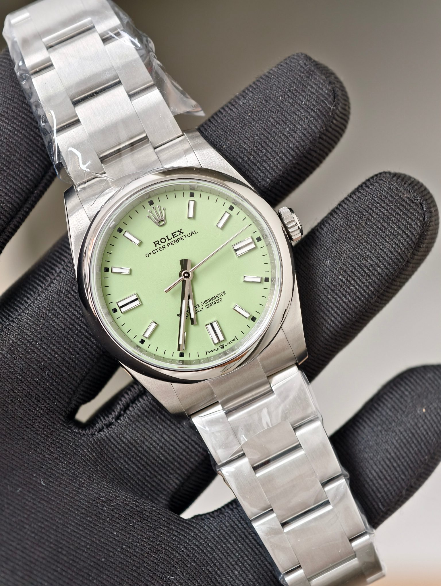 NO:388060,KRF new product Oyster Perpetual 36mm Mustard Green, optional /2824 movement, overall workmanship is good, beautiful colors,19860909KRF新品 蚝式恒动36mm芥末绿,可选择/2824机芯,整体做工很好颜色漂亮,,Watch