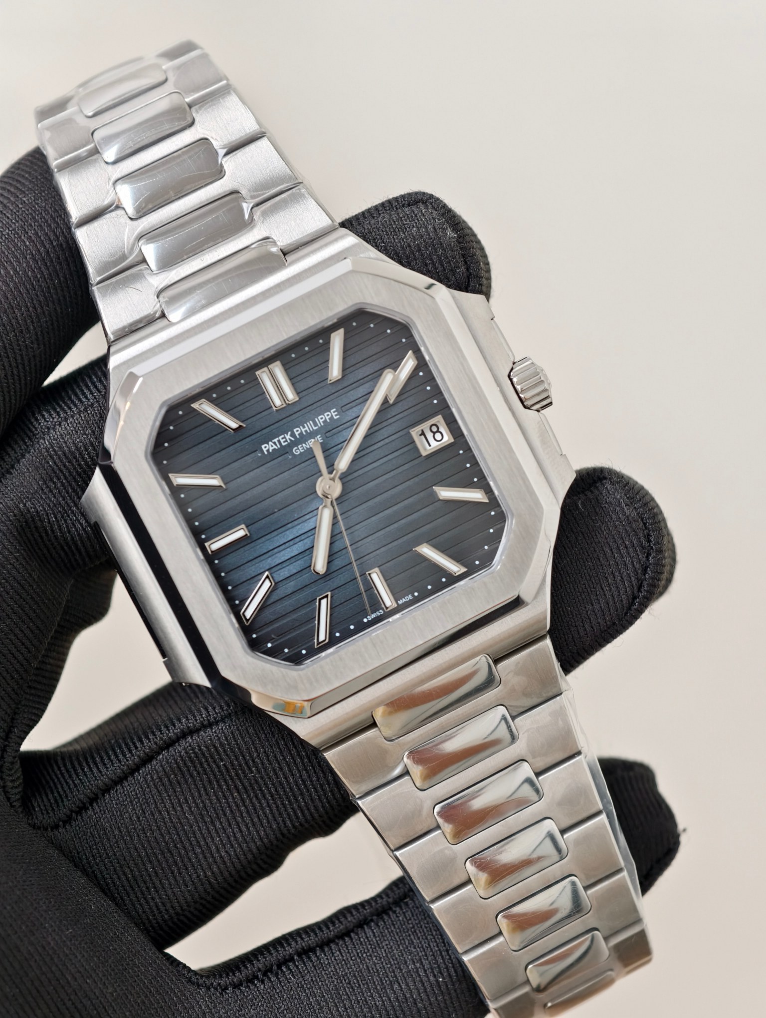 NO:391744,F new product square nautilus 5821 blue surface, the overall texture of the disc color is good, the new pressing fine-tuning buckle,19860909F新品 方形鹦鹉螺5821蓝面,盘色质感整体工艺不错,新款按压微调表扣,,Watch