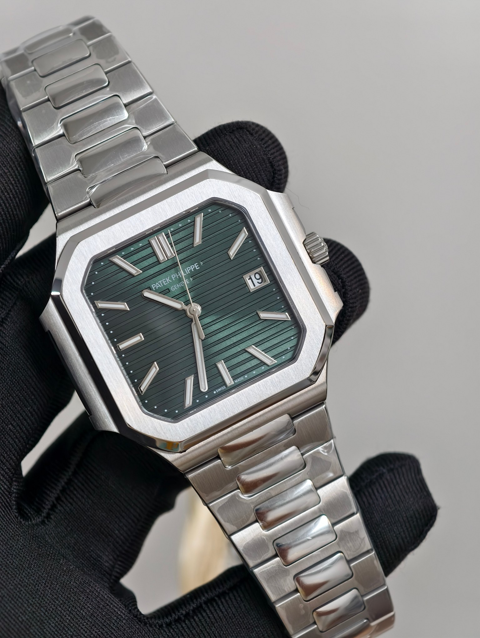 NO:391751,F new product square nautilus 5821 green surface, the overall texture of the plate color is good, the new pressing fine-tuning buckle,19860909F新品 方形鹦鹉螺5821绿面,盘色质感整体工艺不错,新款按压微调表扣,,Watch