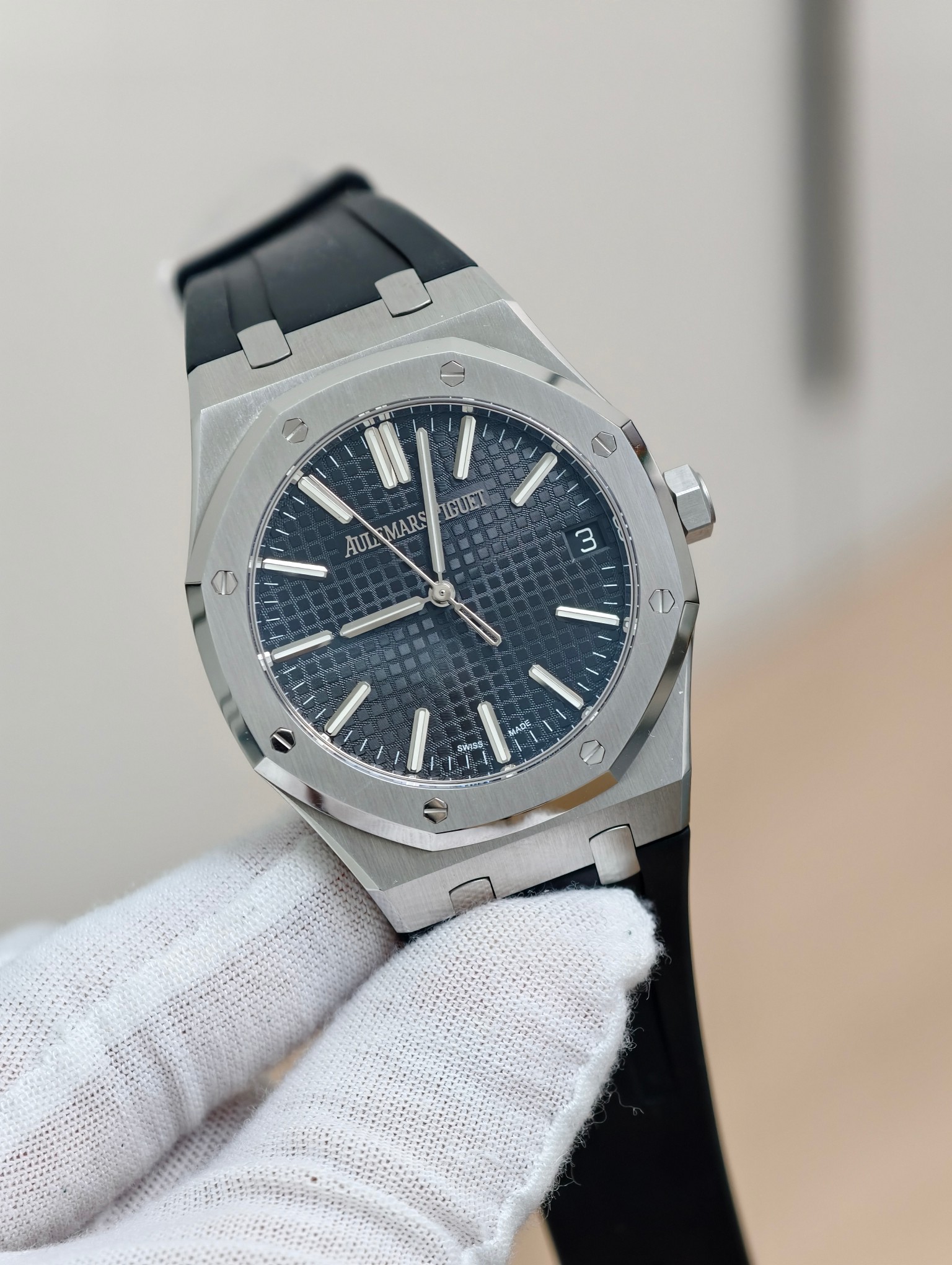 NO:586477,DDF new product a Royal Oak 15510 black surface, good radial pattern color, equipped with 4302 all-in-one engraving machine, upgraded card-free balance wheel, top-notch workmanship.19860909DDF新品 a皇家橡树15510黑面,放射纹色泽不错,搭载4302刻字一体机 升级无卡度摆轮,做工顶级,,Watch