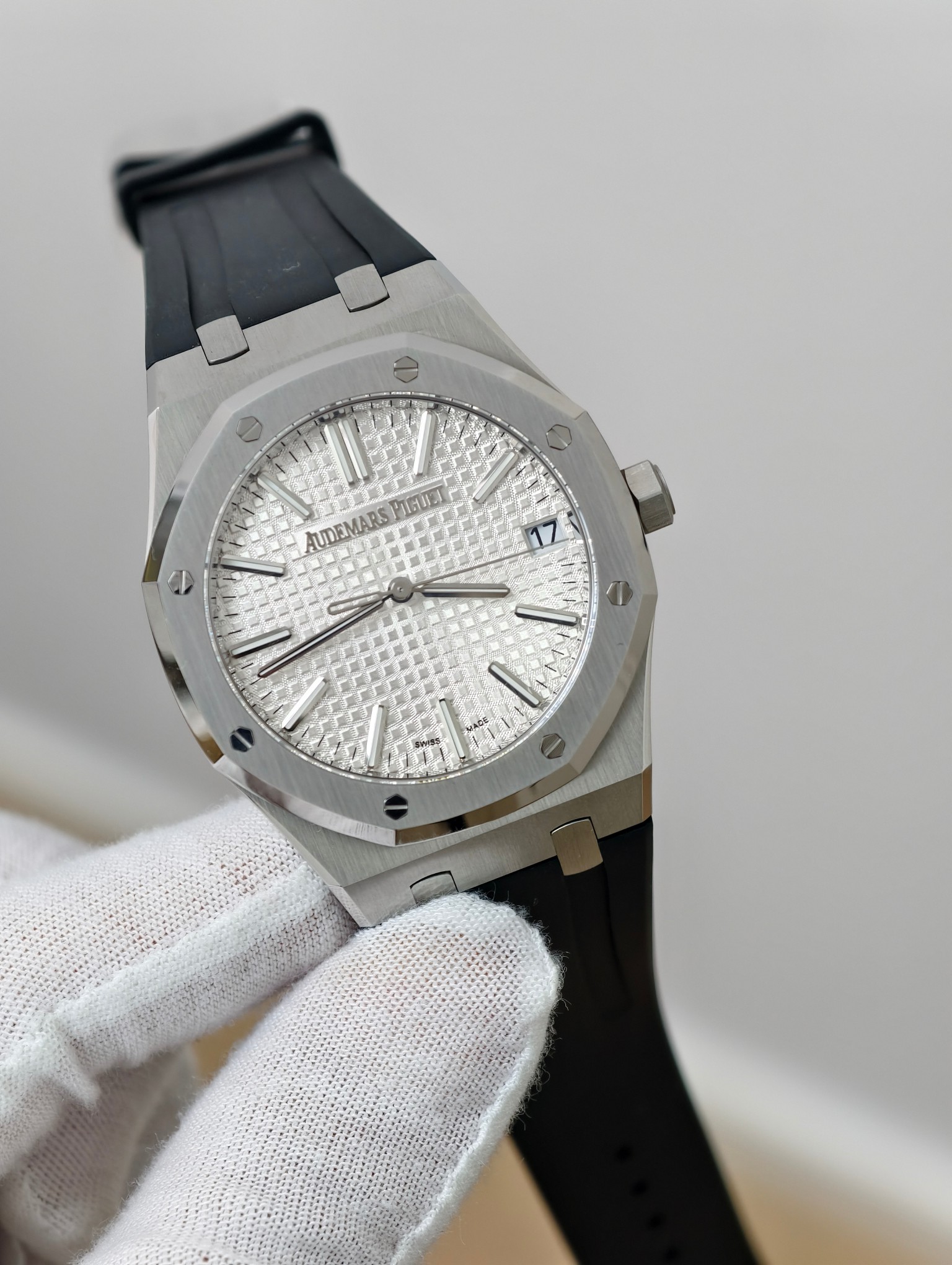 NO:586465,DDF new product a Royal Oak 15510 white surface, good radial pattern color, equipped with 4302 all-in-one engraving machine, upgraded card-free balance wheel, top-notch workmanship.19860909DDF新品 a皇家橡树15510白面,放射纹色泽不错,搭载4302刻字一体机 升级无卡度摆轮,做工顶级,,Watch