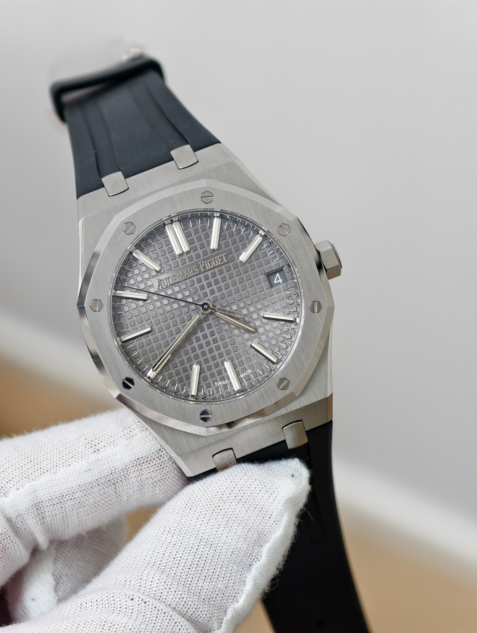 NO:586468,DDF new product a Royal Oak 15510 gray surface, good radial pattern color, equipped with 4302 all-in-one engraving machine, upgraded card-free balance wheel, top-notch workmanship.19860909DDF新品 a皇家橡树15510灰面,放射纹色泽不错,搭载4302刻字一体机 升级无卡度摆轮,做工顶级,,Watch