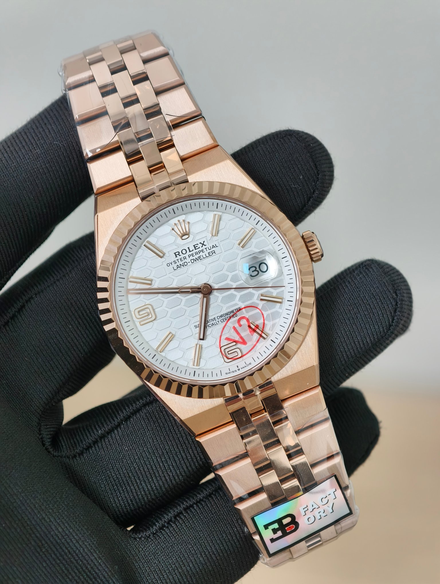 NO:764788,EB Factory's new rose gold land weight version 40mm, the whole table is brushed and polished with good details, open mold movement, top-notch workmanship,19860909EB厂 新款玫瑰金陆使配重版本40mm 整表拉丝打磨细节不错 开模机芯 做工顶级,,Watch