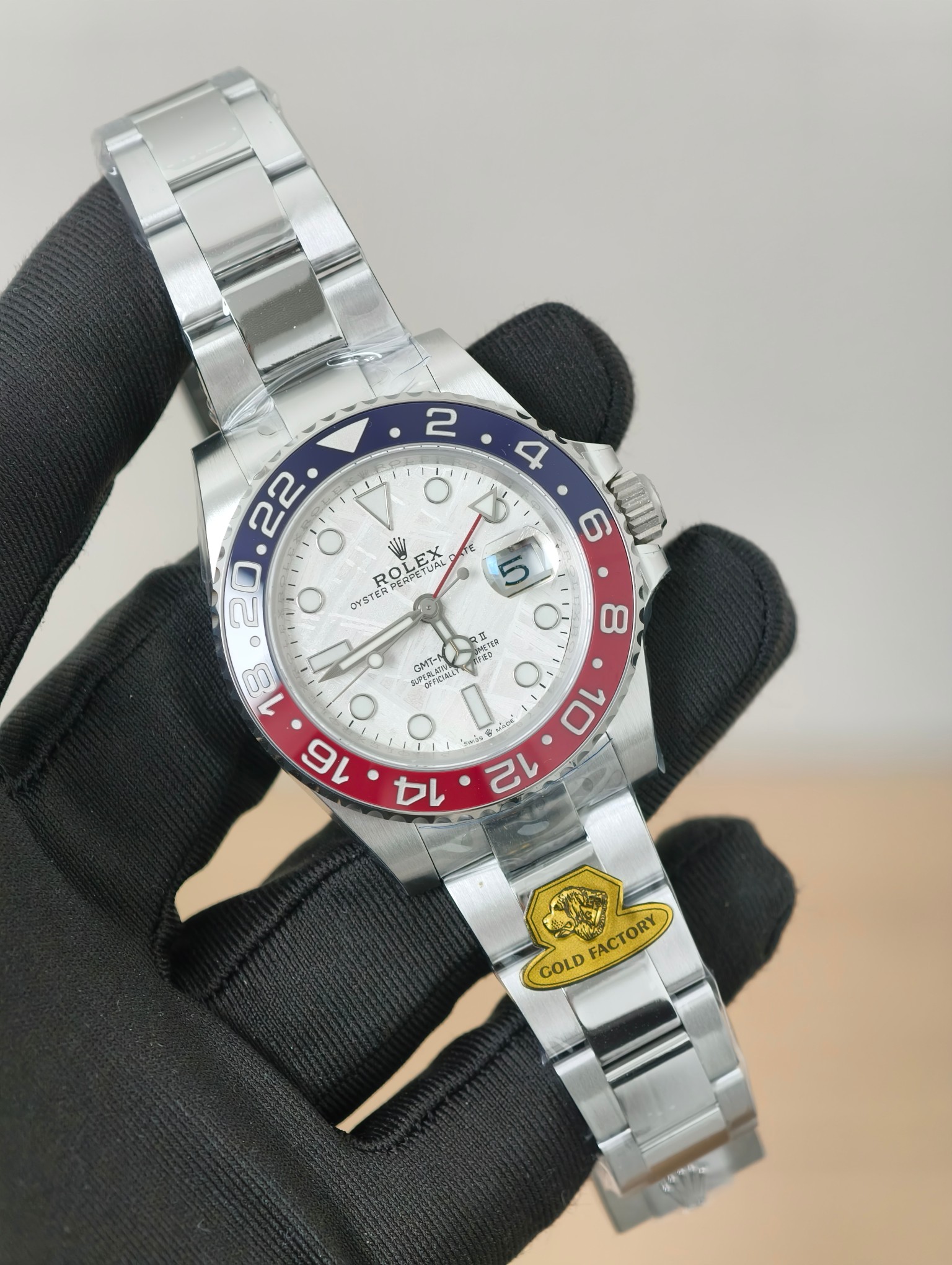 NO:765503,G factory new product GMT cola ring meteorite face molded movement true three-dimensional meteorite pattern whole watch counterweight 192 grams for version top quality workmanship,19860909g厂新品 格林尼治可乐圈陨石面 开模机芯 真立体陨石纹路 整表配重192克对版 做工顶级,,Watch