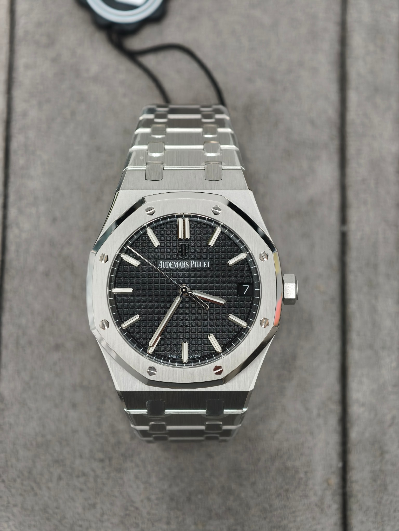 NO:858485,ZF new product A Royal Oak 15500st black surface, original data size matching, equipped with 4302 all-in-one machine, gilt engraving deck, card-free weight balance wheel, top-notch workmanship,19860909ZF新品 A皇家橡树15500st黑面,原装数据尺寸对版 搭载4302一体机 鎏金刻字甲板 无卡度砝码摆轮 做工顶级,,Watch