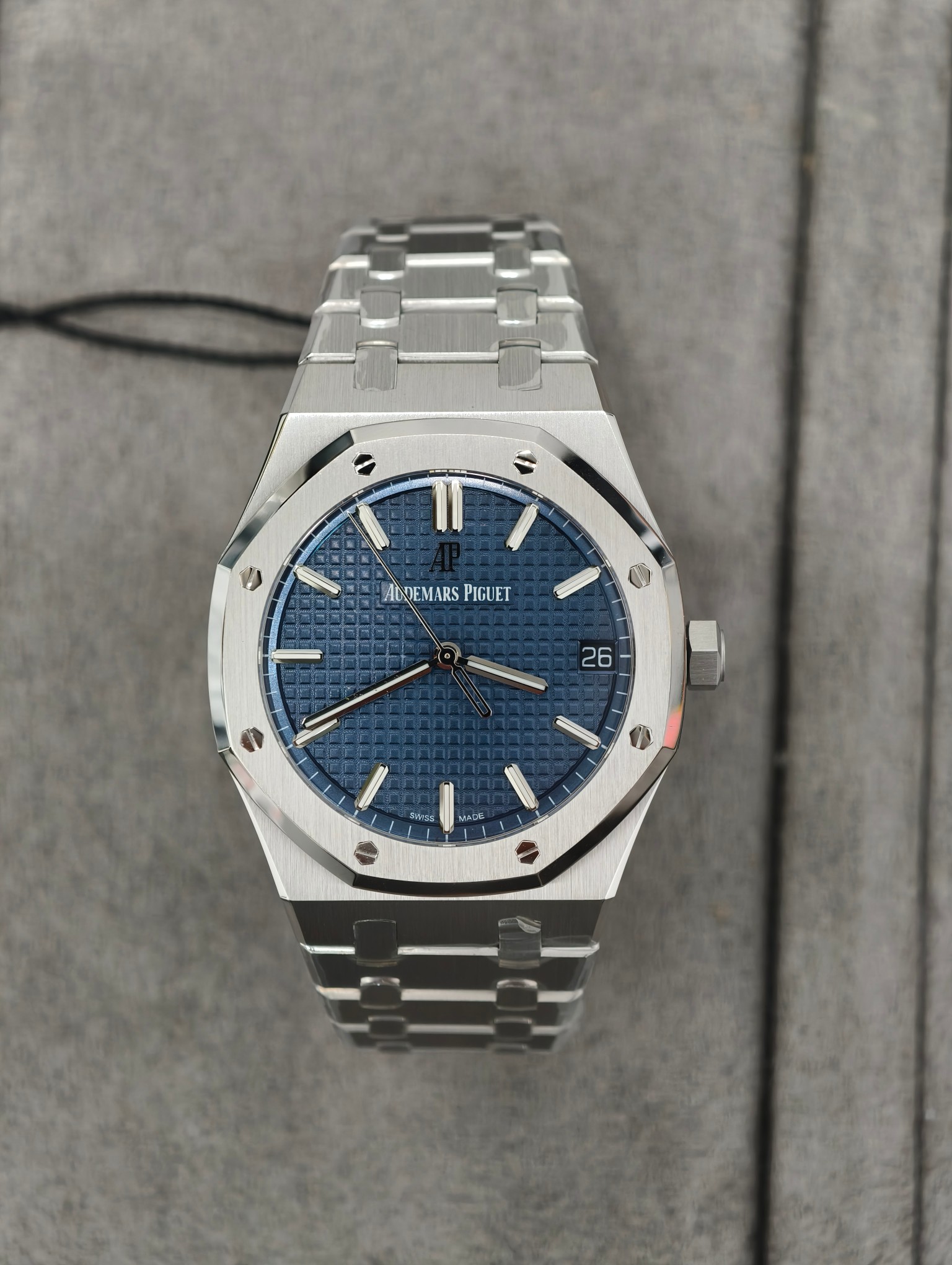 NO:858506,ZF new product A Royal Oak 15500st blue surface, original data size matching, equipped with 4302 all-in-one machine, gilt engraving deck, card-free weight balance wheel, top-notch workmanship,19860909ZF新品 A皇家橡树15500st蓝面,原装数据尺寸对版 搭载4302一体机 鎏金刻字甲板 无卡度砝码摆轮 做工顶级,,Watch