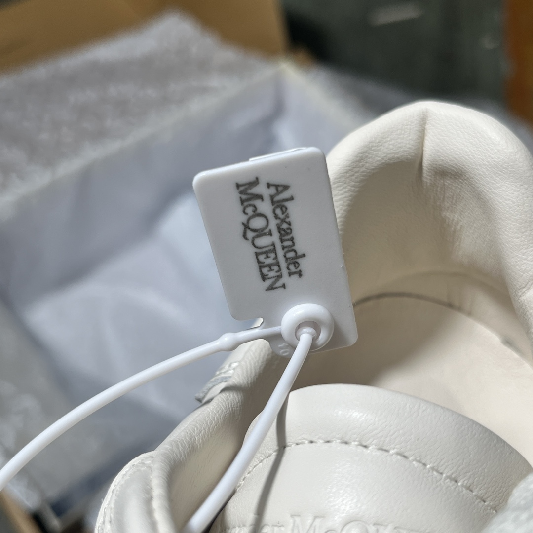 MiniCost Shoe 7