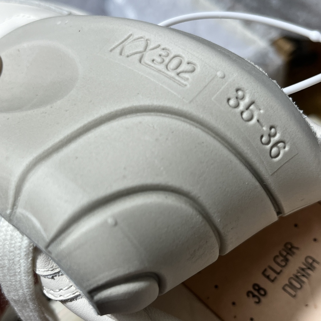 MiniCost Shoe 5