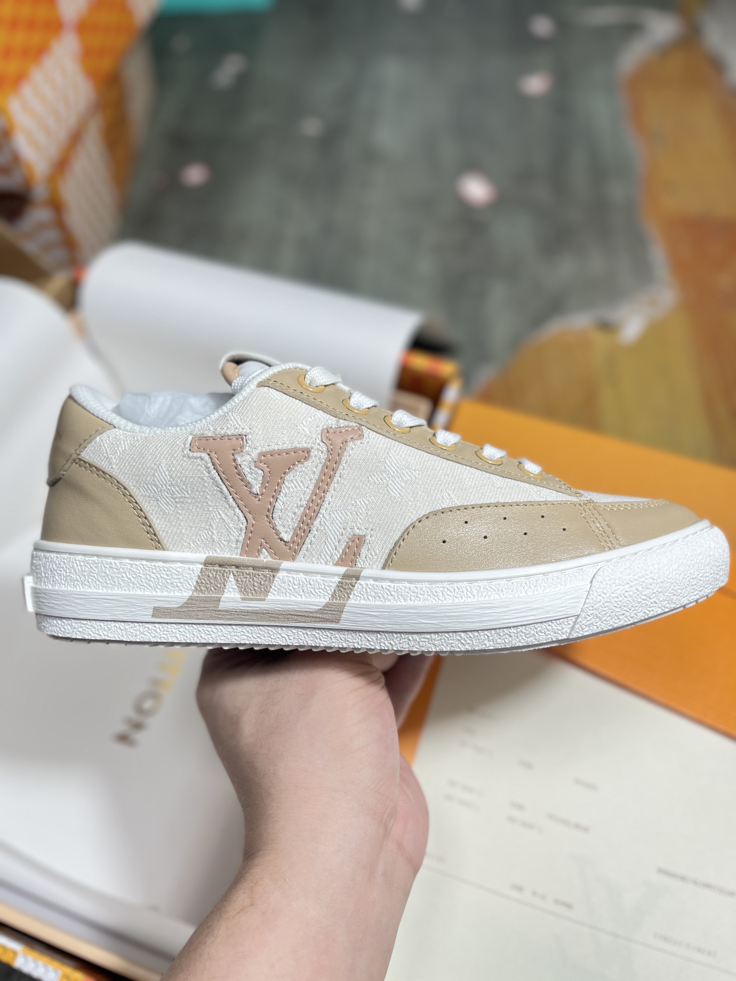LV路易威登Louis Vuitton Archlight Sneakers 探视系列真皮拼色复古风休闲运动鞋