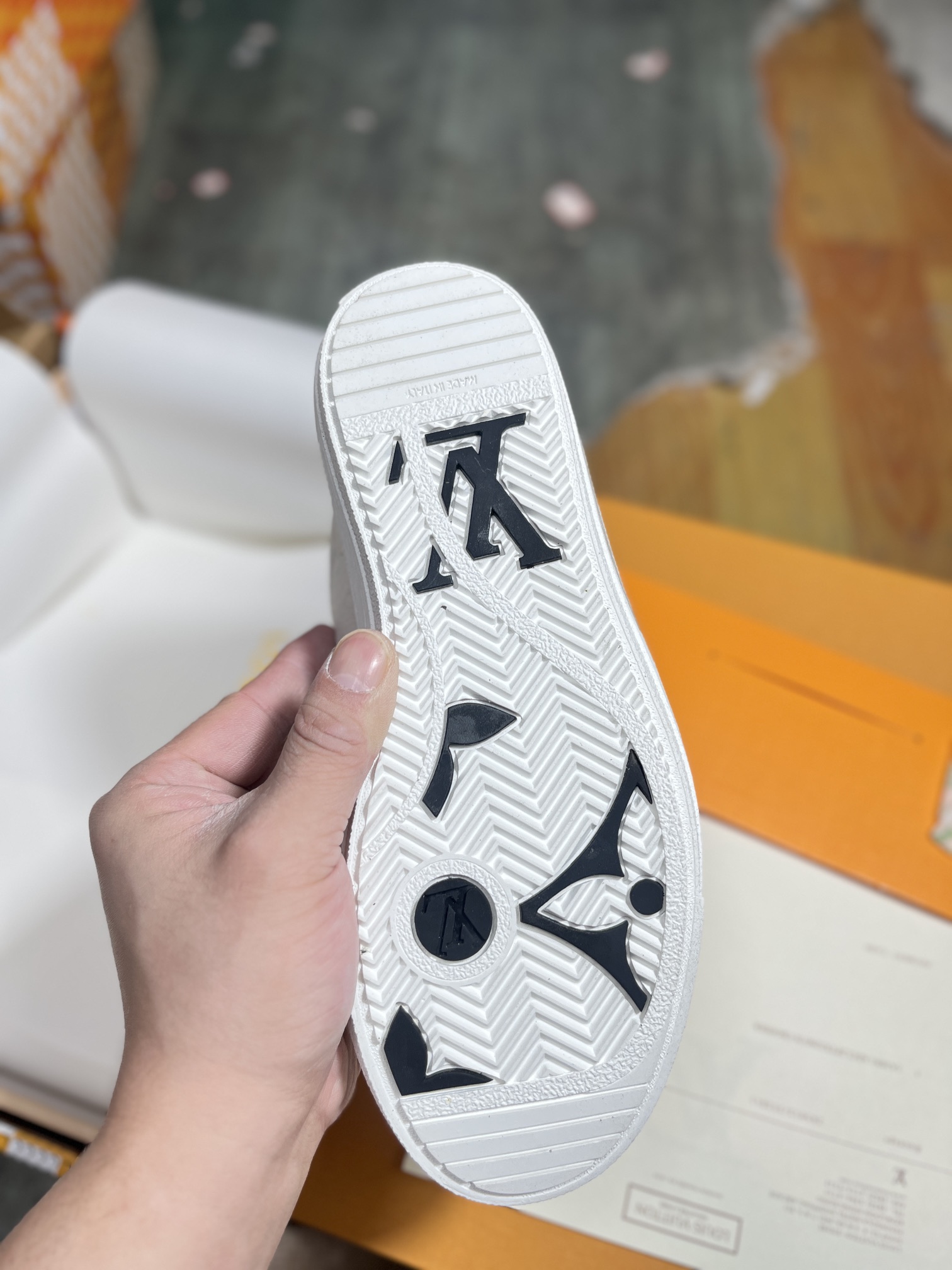 LV路易威登Louis Vuitton Archlight Sneakers 探视系列真皮拼色复古风休闲运动鞋