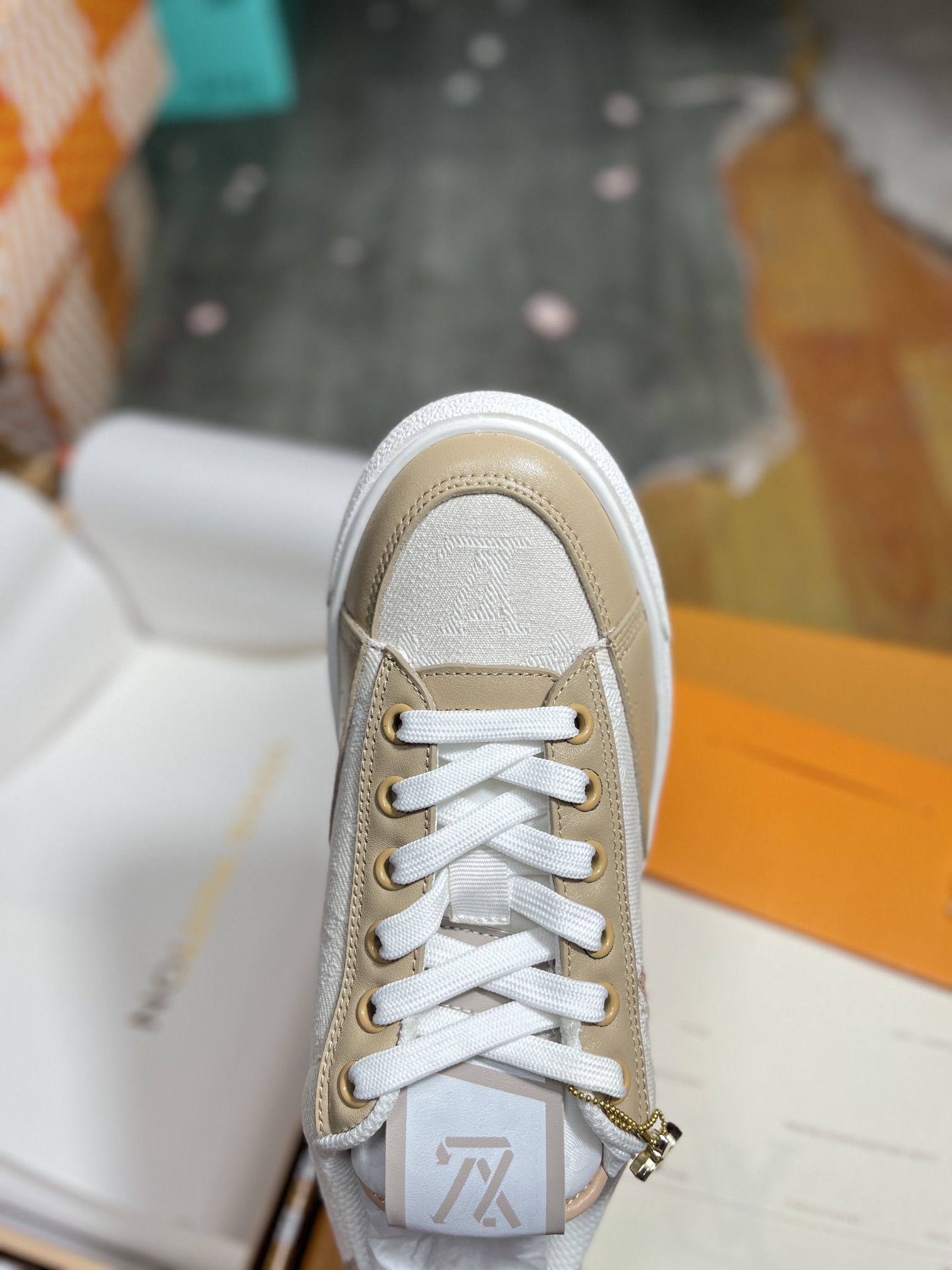 LV路易威登Louis Vuitton Archlight Sneakers 探视系列真皮拼色复古风休闲运动鞋