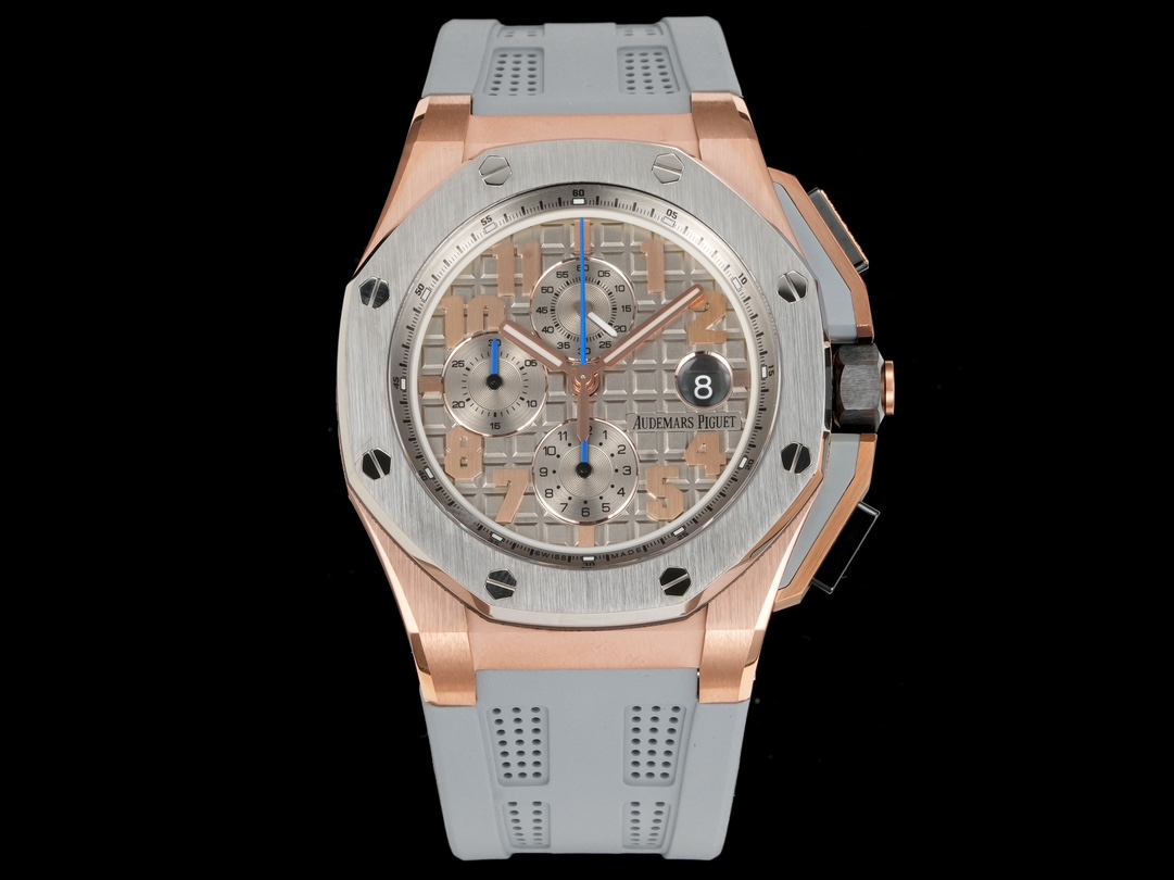 NO:157739,TK Factory Royal Oak Offshore Model ~ LeBron James's limited edition model 26210 officially debuts!  The most complete style and the best-made Audemars Piguet chronograph watch is here. There are top-quality products with good workmanship, and don’t consider cheap small factory goods!  1. The movement uses a 12-position small second custom-made 3126 chronograph movement, perfectly restoring all functions of the original. After precision polishing, it greatly enhances its stability. 2. The ring mouth and literals are made of titanium alloy material consistent with the original, so that the gloss and feel are synchronized with the original!  3. The literal colors are all based on the most advanced electroplating technology, not the simple spray painting technology a few years ago. Each chocolate plaid decoration is polished by CNC level and is infinitely close to the original. The chronograph button at 4.2 o'clock is inlaid with shining diamonds (not ordinary zircon), perfectly restoring the original luxury temperament!  ,thom browne,audemars19860909TK Factory皇家橡树离岸型～勒布朗·詹姆斯联名限量款26210正式登场！ 款式最全,做工最好的爱彼计时款腕表来了,有做工好的顶级货,廉价的小厂货就别去考虑了！ 1,机芯采用12位小秒的定制版3126计时机芯,完美还原原版所有功能.经过精密打磨,大大加强了其稳定性. 2,圈口和字面采用与原装一致的钛合金材料,做到光泽度与手感都同步原版！ 3,字面颜色均采用目前最先进电镀技术,非几年前的简单喷漆技术.每一个巧克力格纹装饰,通过CNC级别打磨,无限接近原版. 4,2点钟位置的计时按钮镶嵌有闪耀的钻石（非普通锆石）,完美还原原装的奢华气质！,,thom browne,audemars,Watch