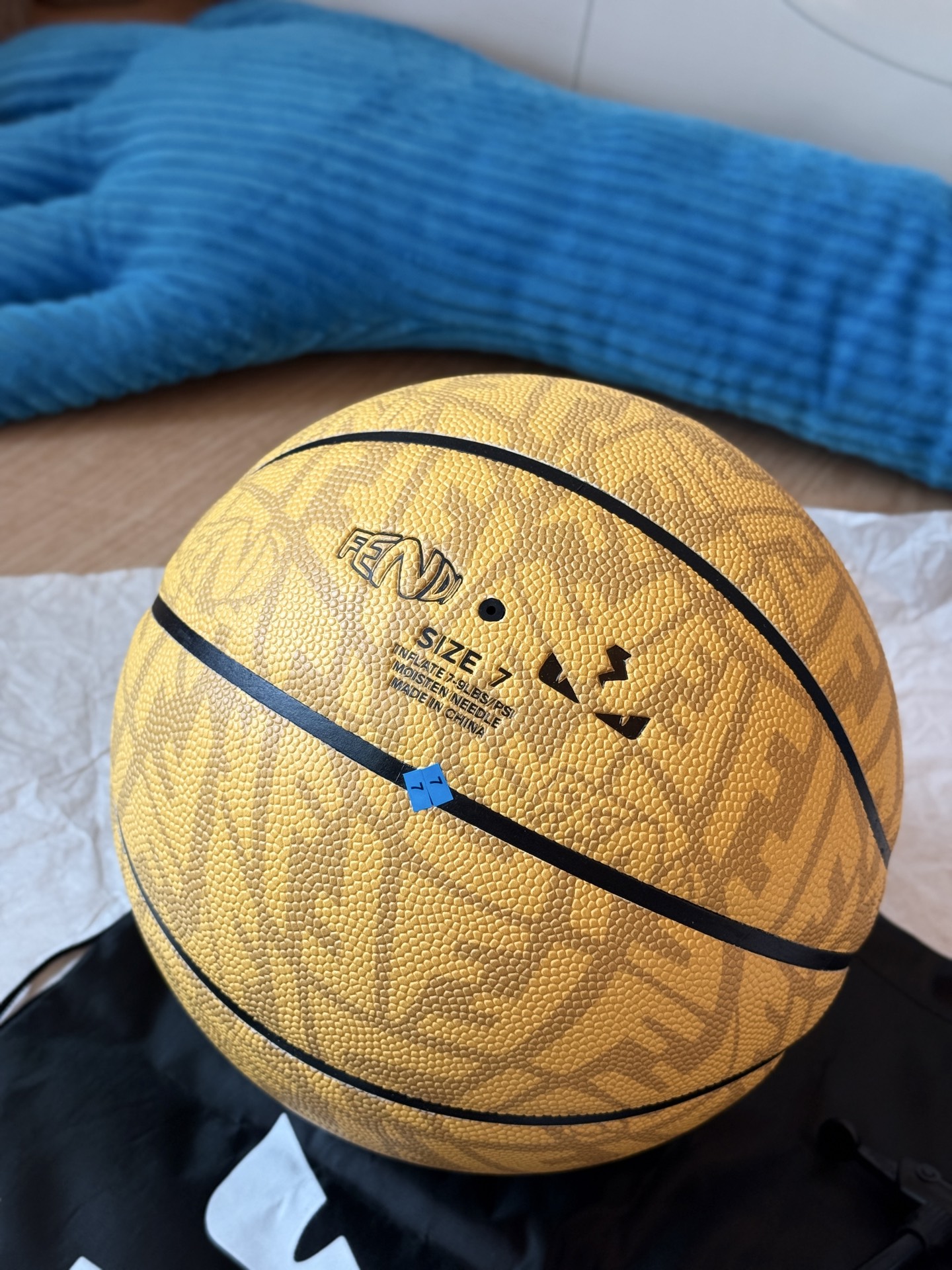 NO:809555,The high-performance composite skin material brings a professional-level touch and longer durability. The foamed mid-tire technology provides excellent and stable rebound for every game. Whether you are improving your ball control skills or practicing shooting, it can help you show your impressive style!  , trendy department store19860909高性能复合表皮材质带来专业级别的触感和更持久的耐用性,发泡中胎技术为每一次比赛出色稳定的回弹,无论是在精进控球技术还是练习投篮,都能力助你展现傲人的风采！,潮品百货,accessory