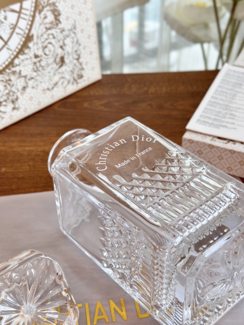 Christian Dior 6.8 oz. Unisex Perfume Bottle Empty Crystal Made in France 1 Christian Dior 6.8 oz. Unisex Perfume Bottle Empty Crystal Made in France