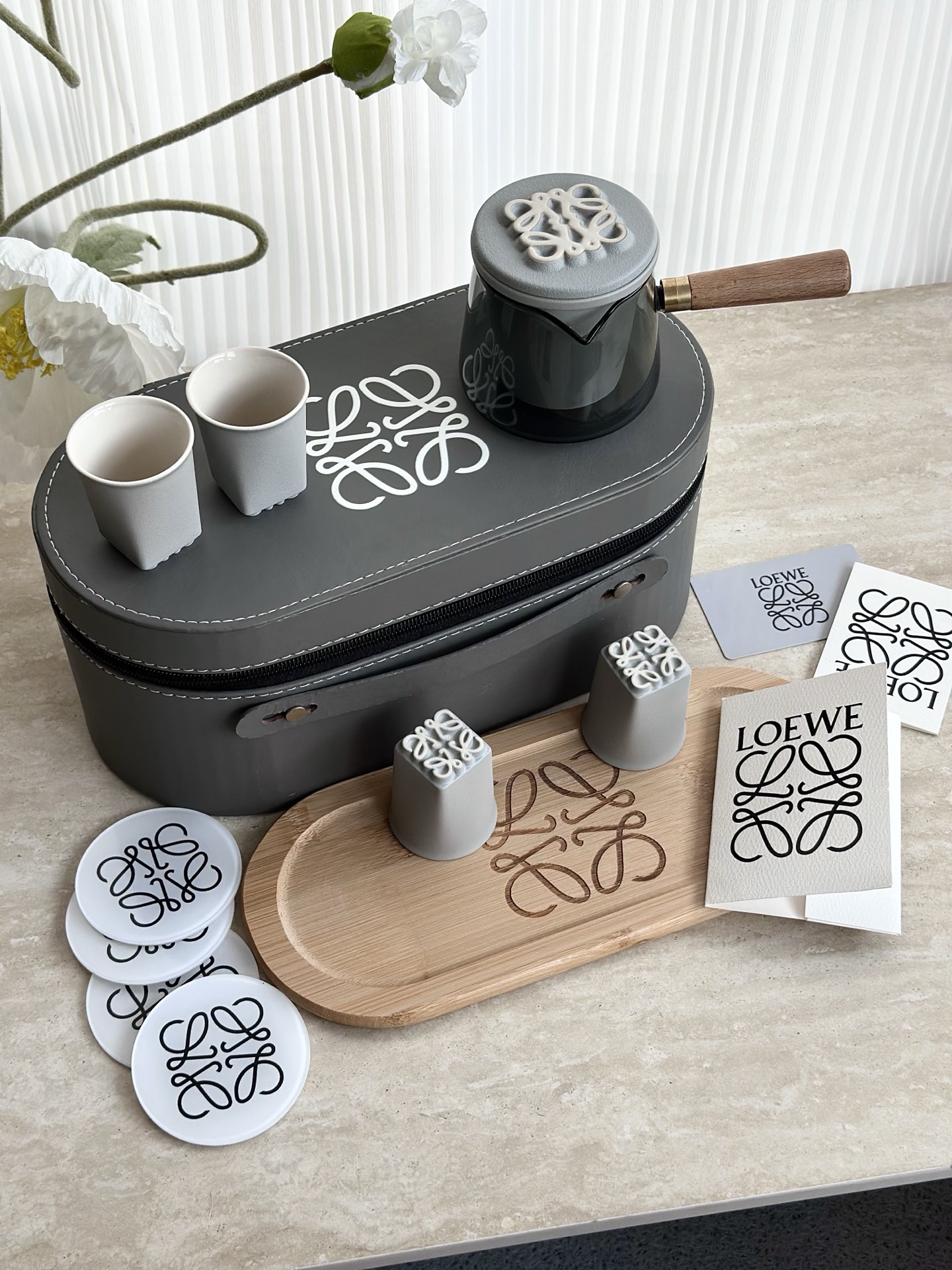 NO:850616,The texture of sandstone ceramics and the classic patterns of the L family are very high-end. Friends who like to drink tea must keep a set!  Take it with you to go camping, travel, have a cup of tea in your spare time, the right way to enjoy a comfortable life ~, tea set      cup, louis vuitton19860909砂岩陶瓷质地,搭配L家经典图案,非常上档次,有喜欢喝茶的朋友一定留上一套！ 带上它去露营,去旅行,闲暇时刻,喝杯小茶 享受惬意生活的正确打开方式～,茶具    杯子,louis v,accessory