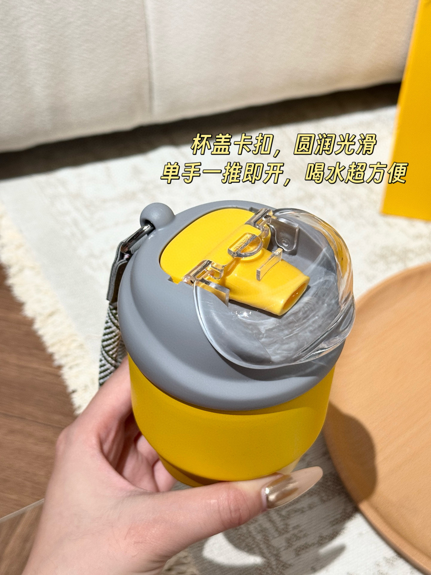 NO:810193,The whole body is removable!  !  The thermos cup made of 316L material has a very good heat and cold insulation effect, and the workmanship is more exquisite. The cup wall is smooth and has no dead ends. The tea stains will fall off after making tea. The edge of the cup is rounded and does not taste irritating when drinking. It has a food-grade silicone seal and does not leak when turned upside down. It is worry-free to put in the bag. Chaopin Department Store19860909全身可拆卸！！ 316L材质的保温杯,保温保冷效果很好,做工更讲究,杯壁光滑无死角,冲茶后茶渍一冲就掉,杯口边缘打磨得圆润,喝起来不硌嘴,食品级硅胶密封圈,倒置也不漏水,放包里省心,潮品百货,accessory