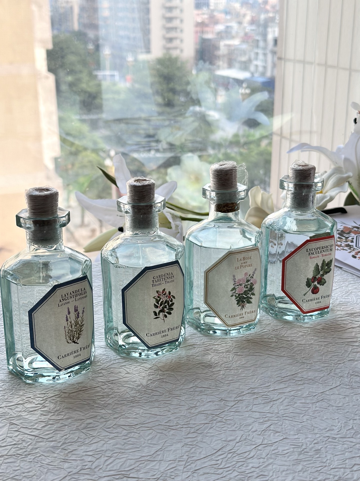 NO:810296,Whether for personal use or as a gift, you can’t go wrong!  !  This fragrance comes with a tacit understanding of 'understanding you', and the reassurance of the fireless design integrates thoughtfulness into practicality!  !  , Car Aromatherapy. Home Fragrance. Candles19860909无论是自用还是送礼都不会出错！！ 这份香薰都自带“懂你”的默契,而无火设计的安心感,更是把体贴融进了实用里！！,车载香薰.居家香氛.蜡烛,accessory