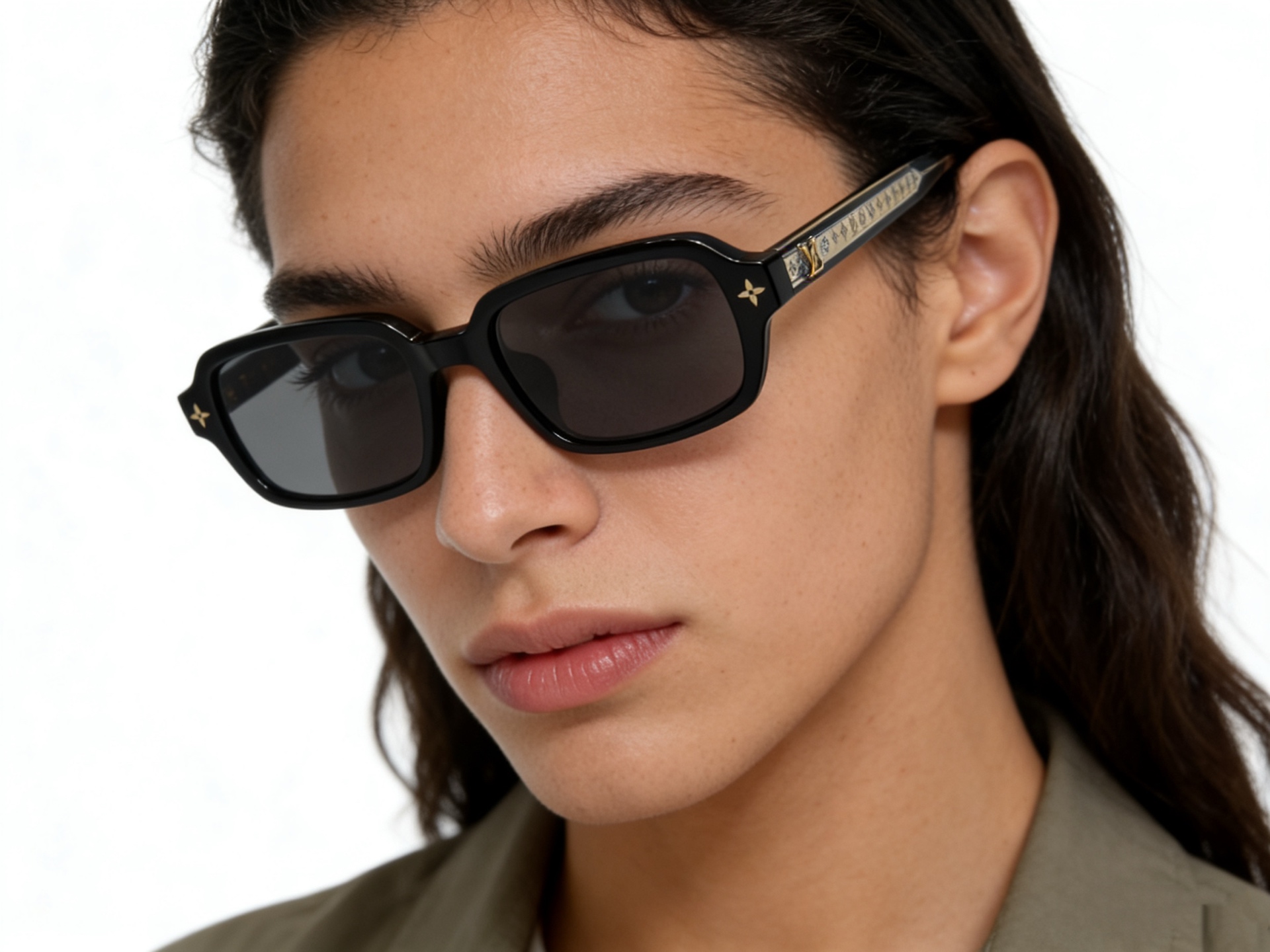 LOUIS VUITTO*MODEL：Z2978USIZE：55口21-145