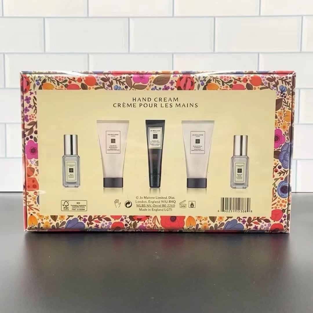 Jo Malone London Bestsellers Gift Set - Perfume, Hand Cream & Lip Care 3 i1739971470 4483 0