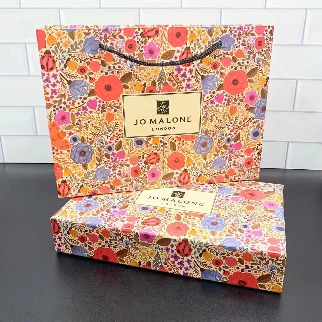 Jo Malone London Bestsellers Gift Set - Perfume, Hand Cream & Lip Care 8 i1739971470 672 4