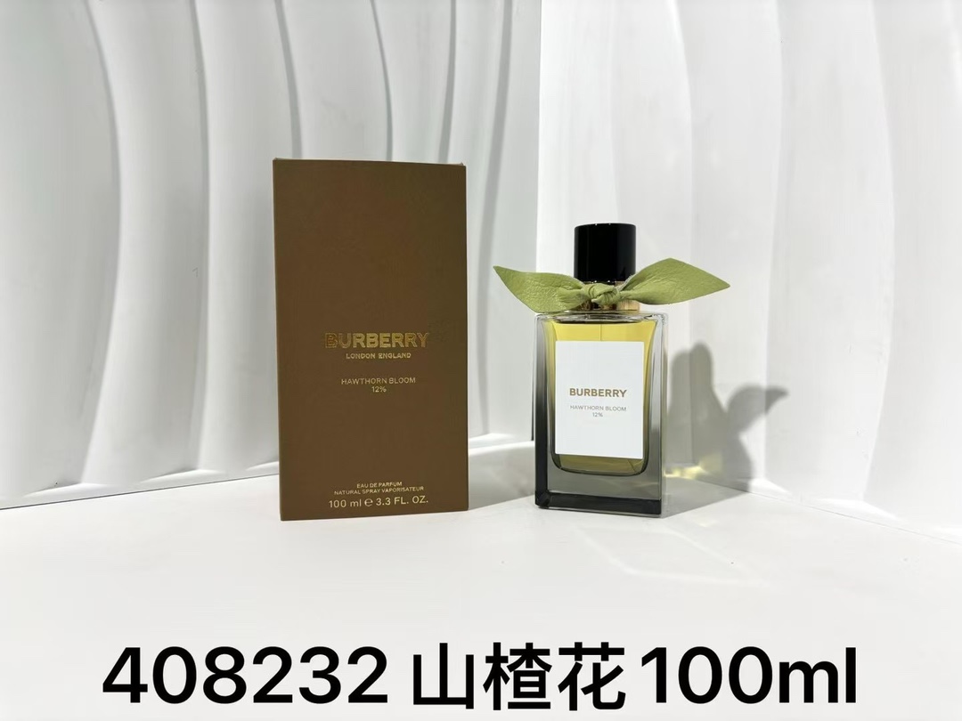 70！巴宝莉 100山楂花#408232 100子夜奇旅#632863 100琥珀石楠#408225 100都铎玫瑰#408256