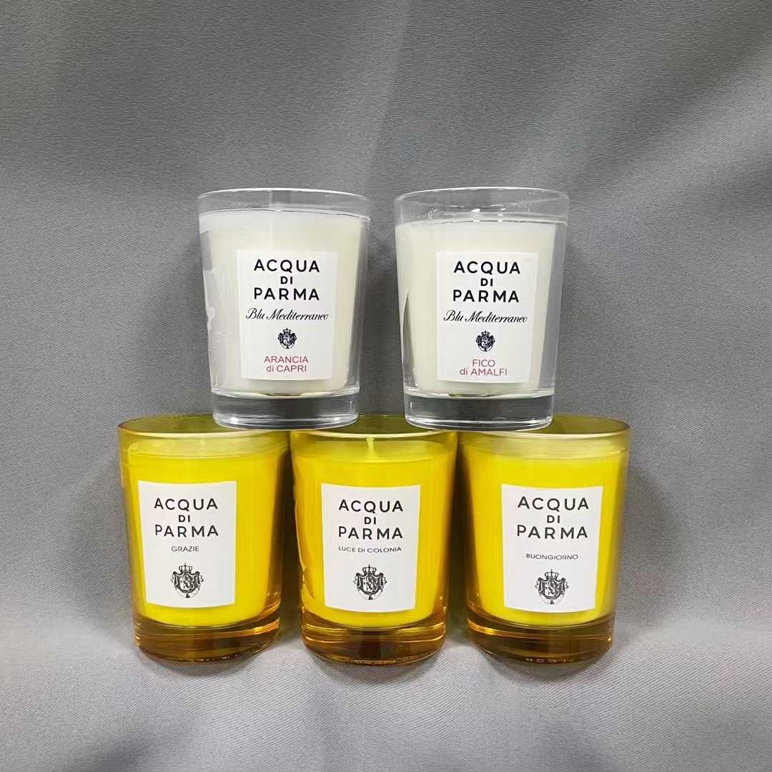 原单品质💰95
帕尔马香薰蜡烛
黄色杯子三个味道：早安、克罗尼亚之光、谢谢你。
白色杯子二个味道：阿玛菲无花果、卡普里岛香橙