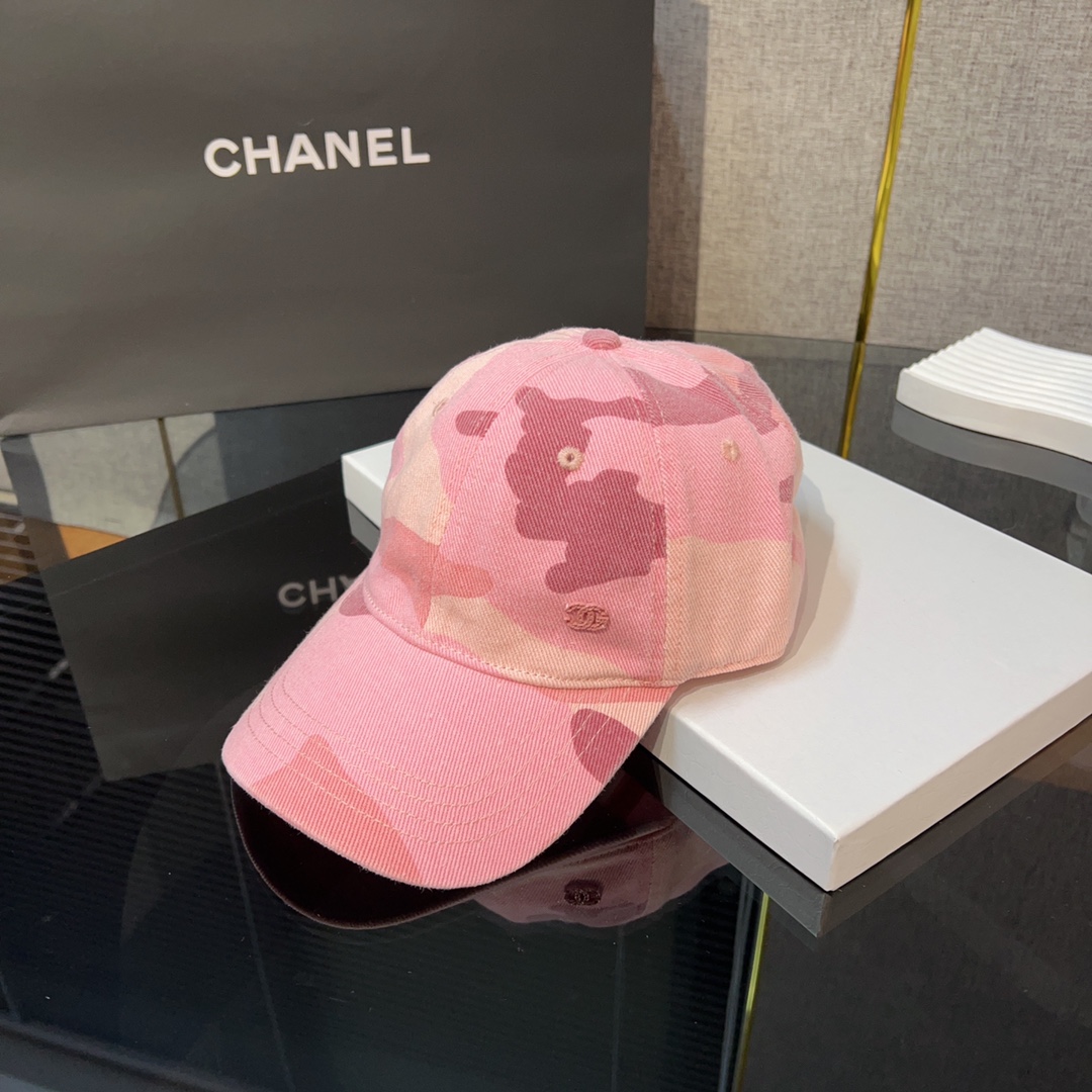 NO:191175,Limited limited edition chane/small fragrance pink camouflage baseball cap attracts fresh and sweet color at a glance. The depth in the hat is very enough, so it makes you look small. A hat that is indispensable for sunny beaches, hats, chanels, hats19860909限量限量 chane/小香粉色迷彩棒球帽 一眼就被吸引住清新有甜味的配色 帽里深度很够 所以好显脸小 阳光海滩少不了的一款帽子,帽子,chanel,hats,hat