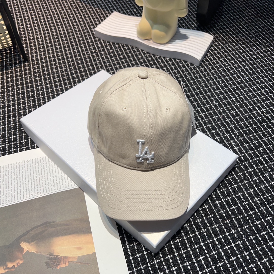 NO:202685,NY new simple style, classic small-label baseball cap, hot style, super easy to match, shipped!  Hat fisherman hat baseball hat knit hat, hat, espadrilles,hats19860909NY新款简约风,经典小标棒球帽,爆款, 超好搭配,出货！帽子渔夫帽棒球帽针织帽,帽子,espadrilles,hats,hat