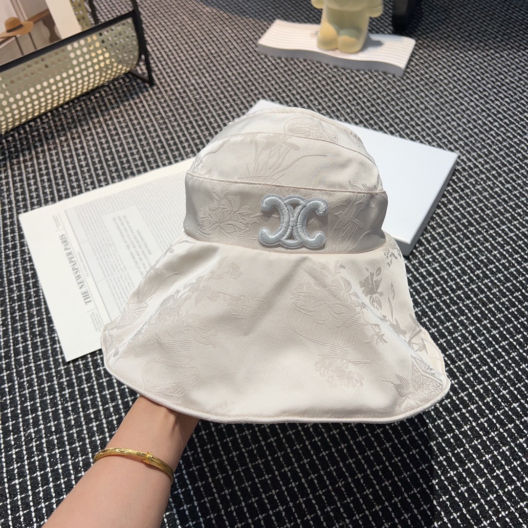 NO:193955,Celine, Chinese style fisherman's hat, a fisherman's hat that can tie a ponytail, the shape shows small face~ There is memory silk on the edge of the hat, you can concave it at will, practical and beautiful. Get the hat, fisherman's hat, baseball hat, knit hat, hat, celine, celine, espadrilles, hats19860909Celine 赛琳,国风空顶渔夫帽 可以扎马尾的渔夫帽 版型显脸小~ 帽檐边缘有记忆丝 可以随意凹造型 实用又好看 赶紧入手帽子渔夫帽棒球帽针织帽,帽子,celine,celine,espadrilles,hats,hat