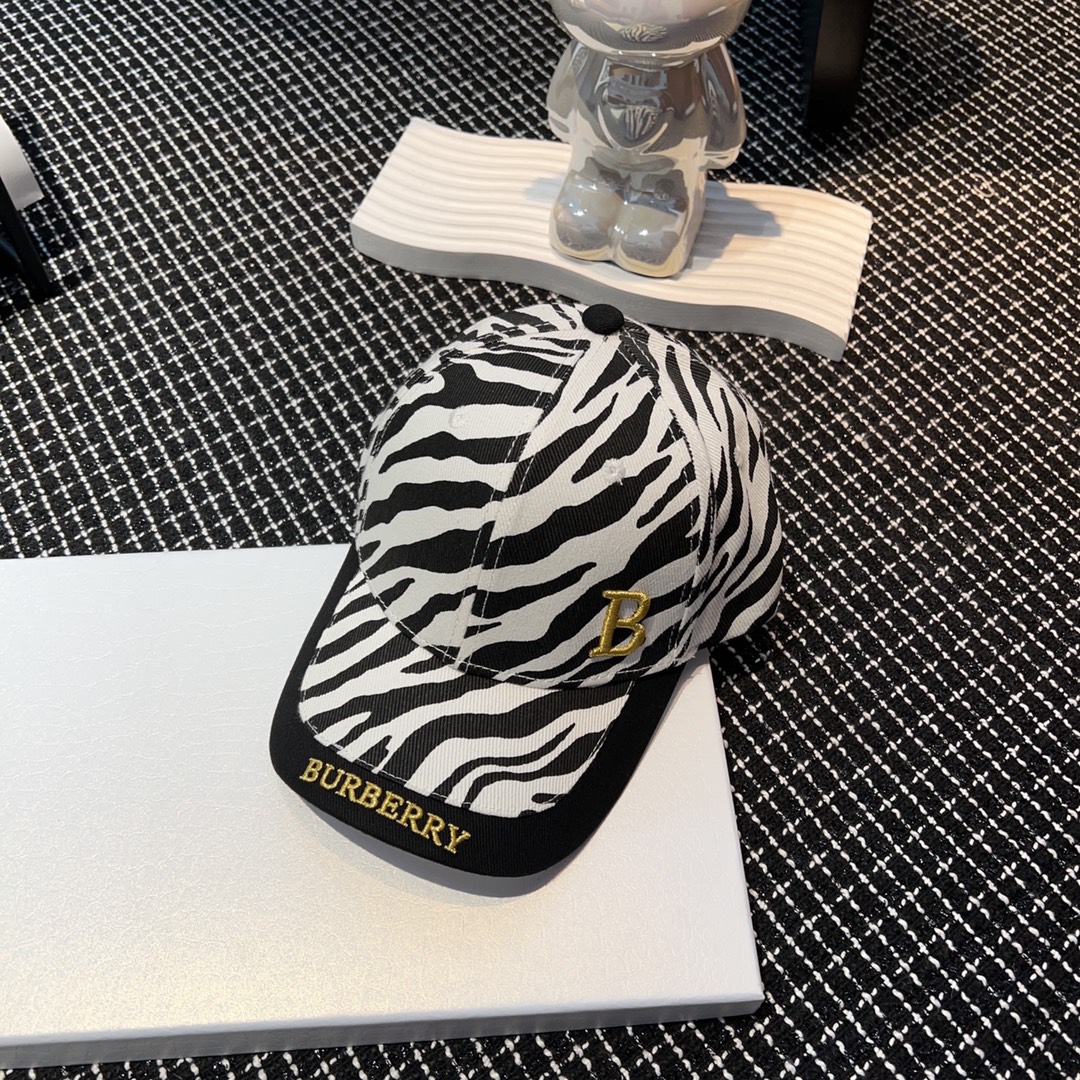 NO:194753,Burberry Burberry leopard print baseball cap I won't advise you to fall in love with her because there are too many people who fall in love with her. The design of the deep barrel low hat is a perfect star déjà vu. The combination of leopard print makes you look good with any light clothes. Artifact Noya Hat Fisherman's hat Baseball cap Knitted hat, hat, burberry, burberry, espadrilles, hats19860909巴宝莉 Burberry 豹纹鸭舌帽 这款我就不劝你要爱上她 因为爱上她的人太多太多 深桶低帽沿的设计妥妥的明星既视感 配上豹纹让你搭配什么寡淡衣服都好看 神器乃也 帽子渔夫帽棒球帽针织帽,帽子,burberry,burberry,espadrilles,hats,hat