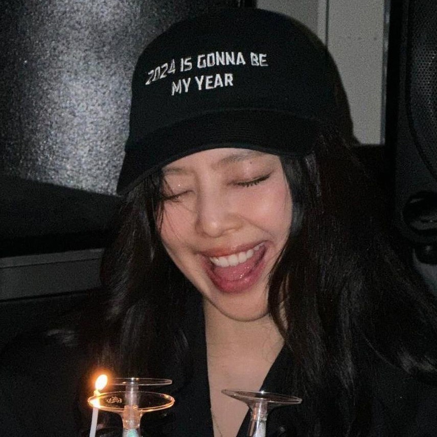 NO:194759,Jennie Kim Jini's black baseball hat ins blogger's daily versatile casual hat, both for both men and women!  Hat fisherman hat baseball hat knit hat, hat, espadrilles,hats19860909Jennie 金智妮同款黑色棒球帽ins 博主日常百搭休闲帽,男女通用！帽子渔夫帽棒球帽针织帽,帽子,espadrilles,hats,hat