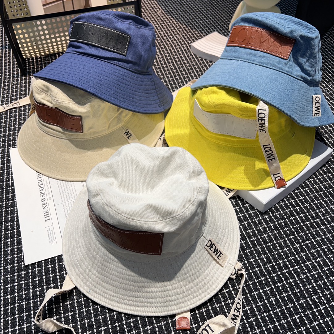 NO:204032,55 Spring and Summer 2041/LOEW* Fisherman's Hat is here. The Luo Yiwei series is really the focus as soon as it appears. The fresh and comfortable feeling is increasing. No matter how you wear the special hat, you will have a small face. Come and come in seconds if you like it. Hat Fisherman's Hat Baseball Hat Knitted Hats, hats, loewe, loewe, espadrilles, hats1986090955 2041春夏/LOEW*渔夫帽来了 罗意威系列真是一出场就是焦点 清新舒服的感觉有增无减 特调帽型怎么戴都是小脸蛋量不多 喜欢的快来秒～帽子渔夫帽棒球帽针织帽,帽子,loewe,loewe,espadrilles,hats,hat