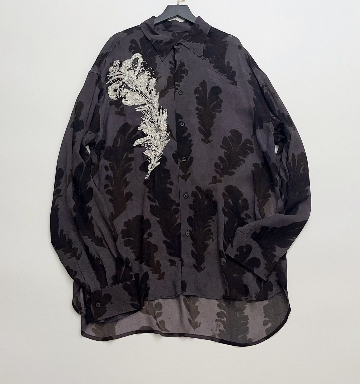DVN Vintage Heavy Embroidery Feather Distressed Ombre Print Thin Long Sleeve Shirt