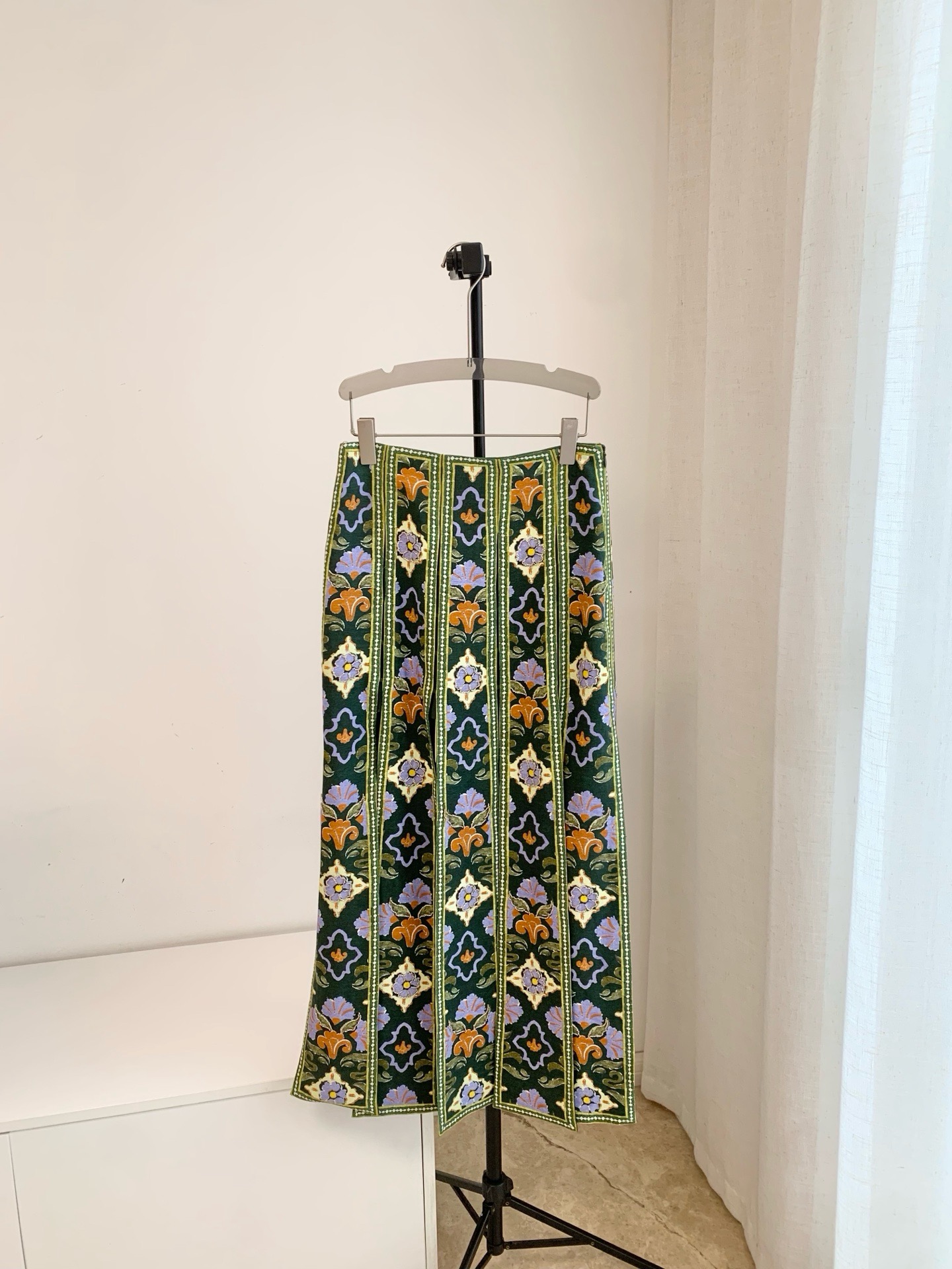 Alémais Vintage Green-Toned Ethnic Floral Print High-Waist Straight Maxi Skirt