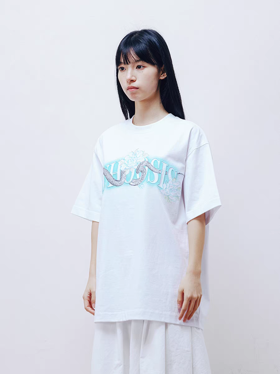WH09 WHOOSIS（不知其名）蛇年刺绣短袖正肩t恤新中式春夏宽松情侣男女 P100
​颜色：白色 黑色
​码数：S M L XL