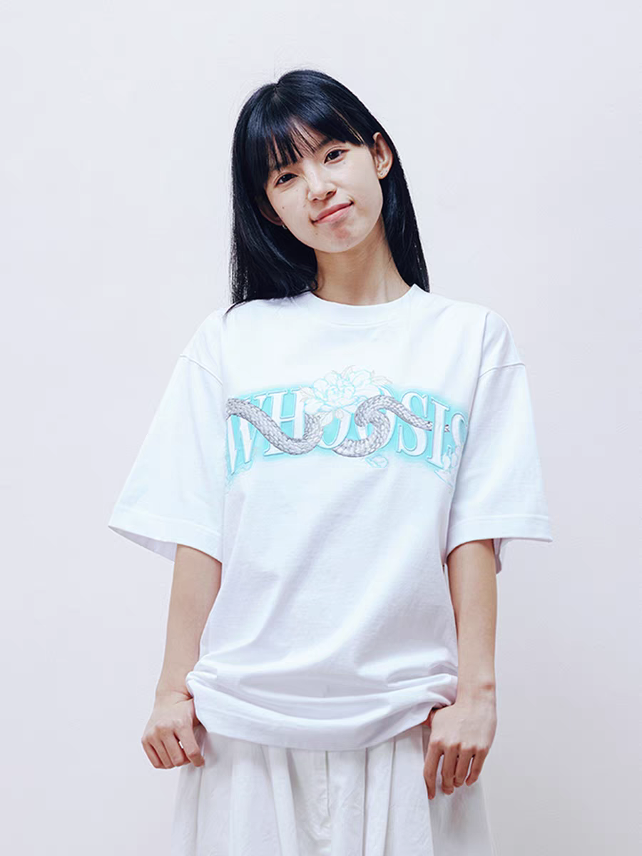 WH09 WHOOSIS（不知其名）蛇年刺绣短袖正肩t恤新中式春夏宽松情侣男女 P100
​颜色：白色 黑色
​码数：S M L XL