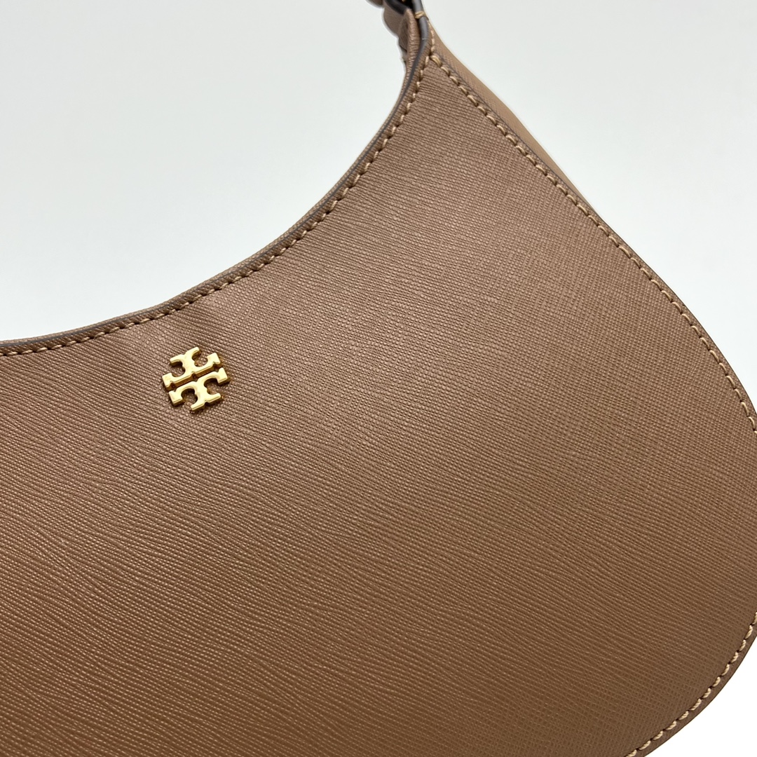 Tory Burch ～Tory Burch新款半月包 Emerson 系列腋下包 十字纹牛皮材质 可调节短款肩带