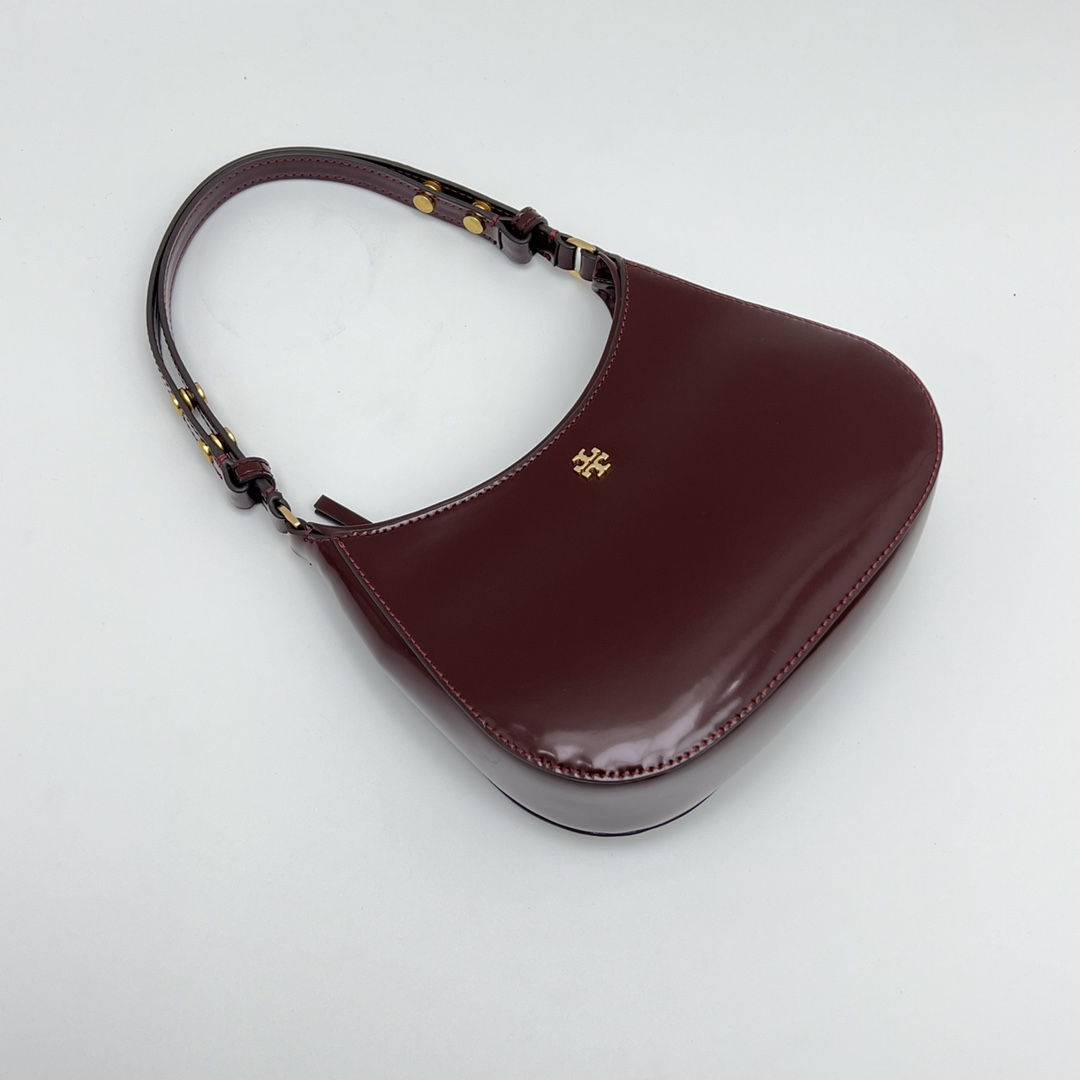 Tory Burch ～Tory Burch新款半月包 Emerson 系列腋下包 开边珠牛皮材质 可调节短款肩带