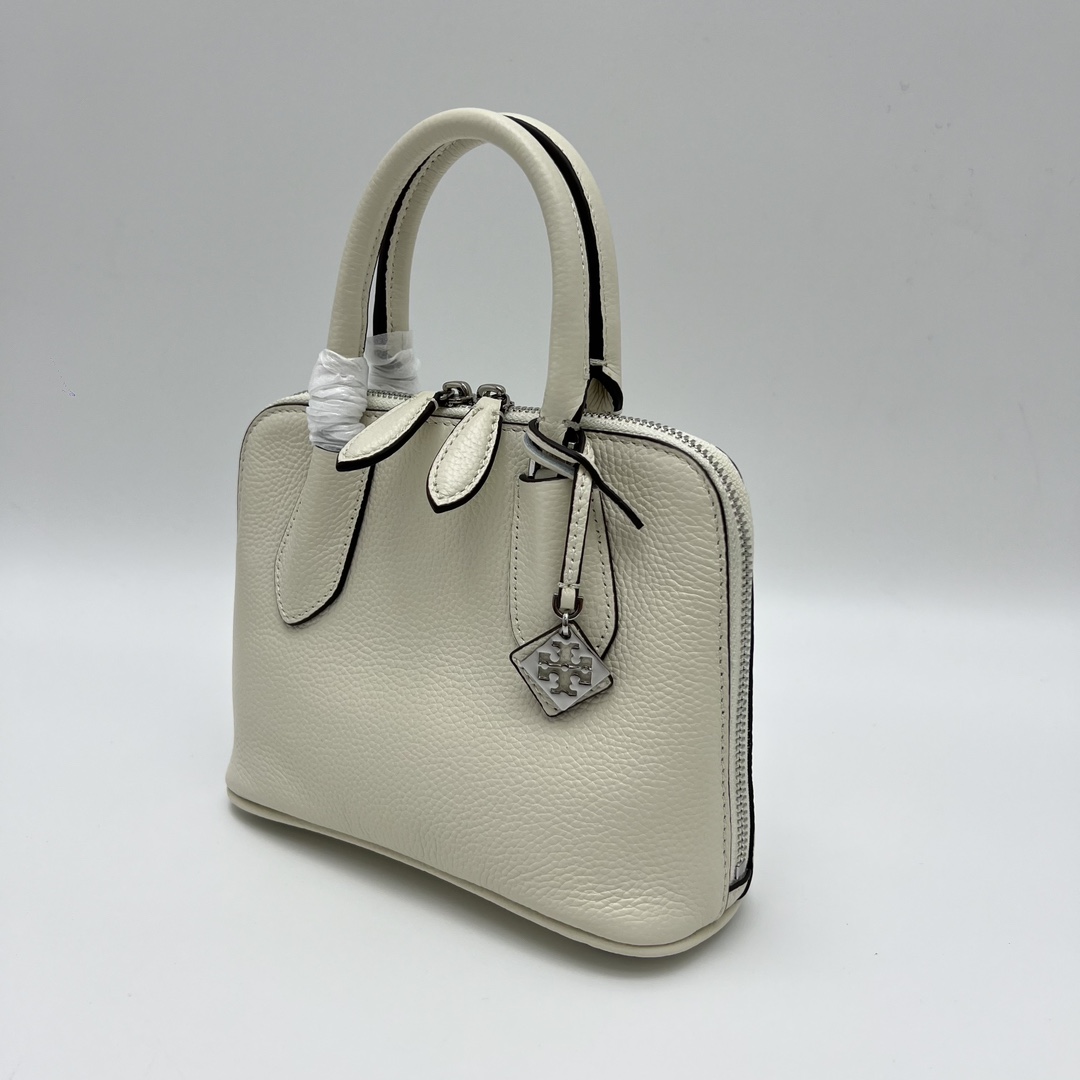 Tory Burch ～ Tory Burch新款swing贝壳包 这款迷你手提包 采用管状顶部提柄设计