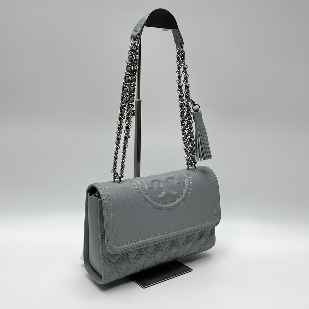 Tory Burch ～TB158434 （雾霾蓝）最新款Fleming鱼子酱牛皮菱格链条包